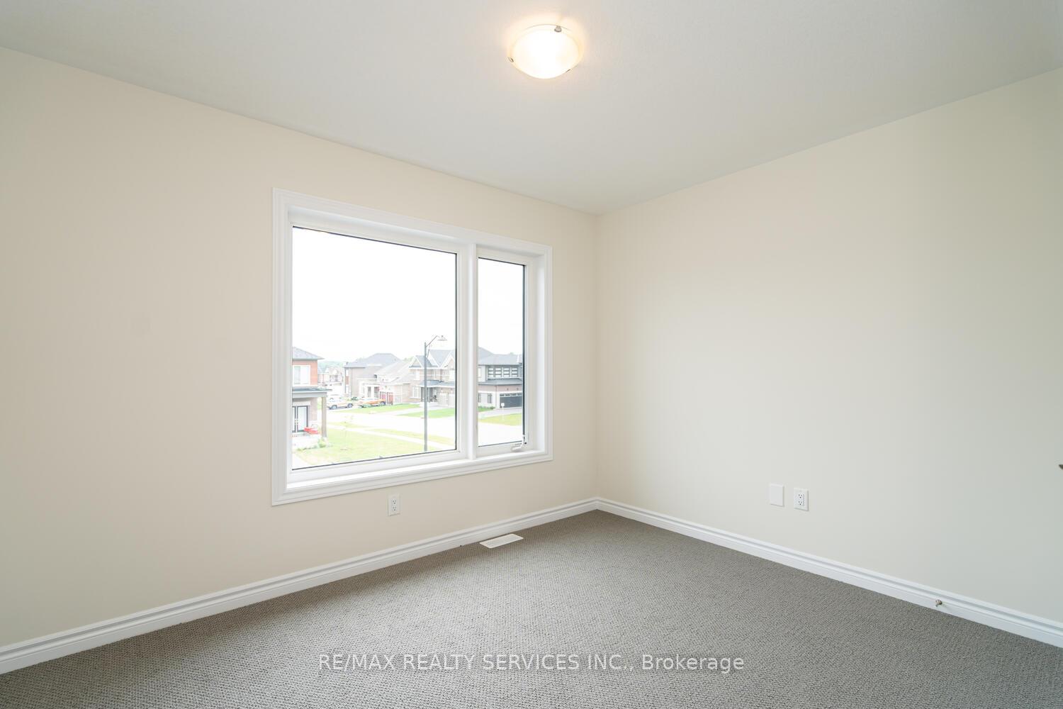 Photo 18 of 23 Heming Street, Brant, Paris — HOMEH