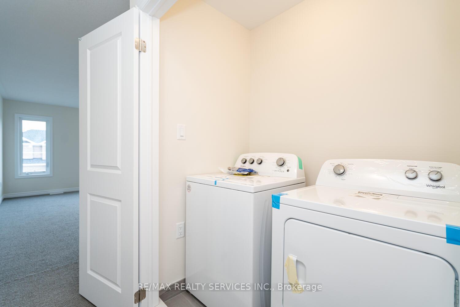 Photo 22 of 23 Heming Street, Brant, Paris — HOMEH