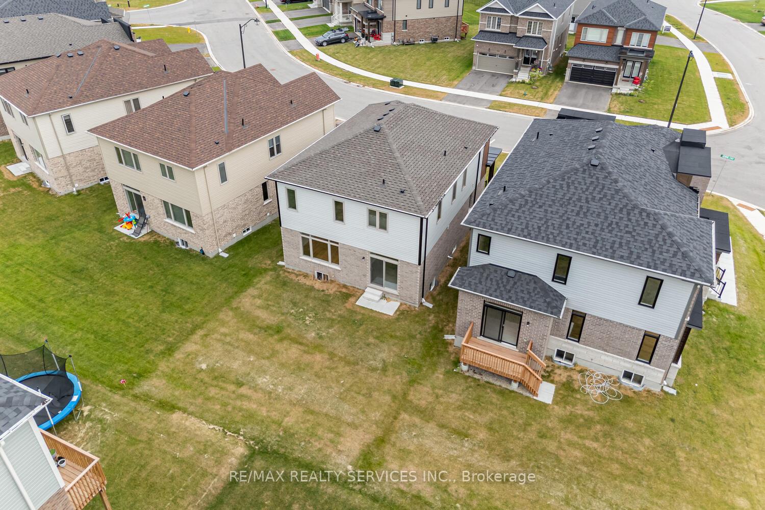 Photo 25 of 23 Heming Street, Brant, Paris — HOMEH