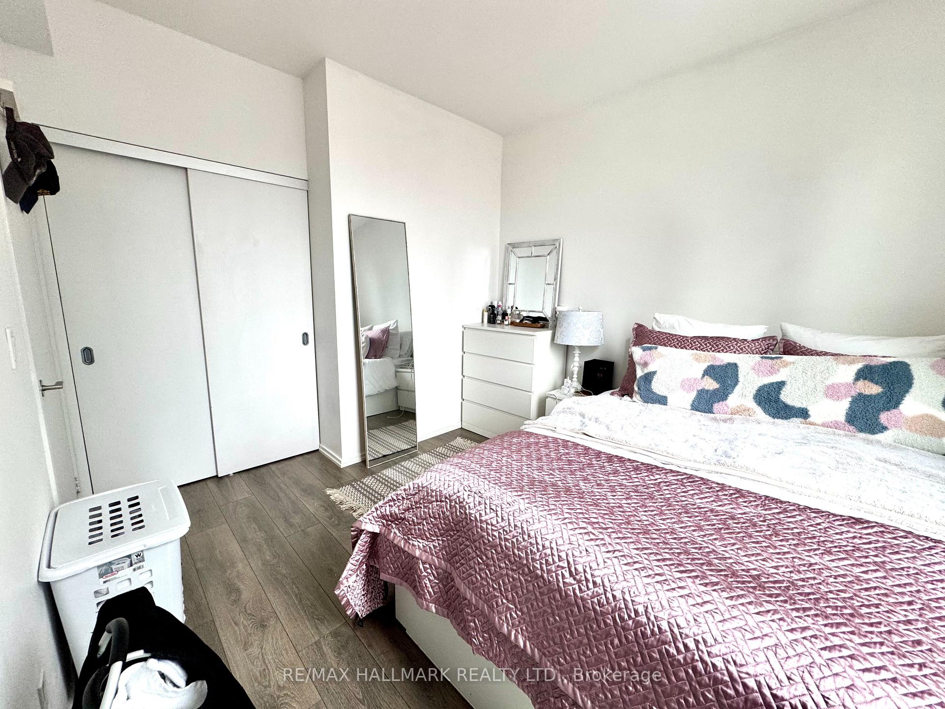 Photo 9 of Unit 2002, 75 St Nicholas Street, Toronto, Bay Street Corridor — HOMEH