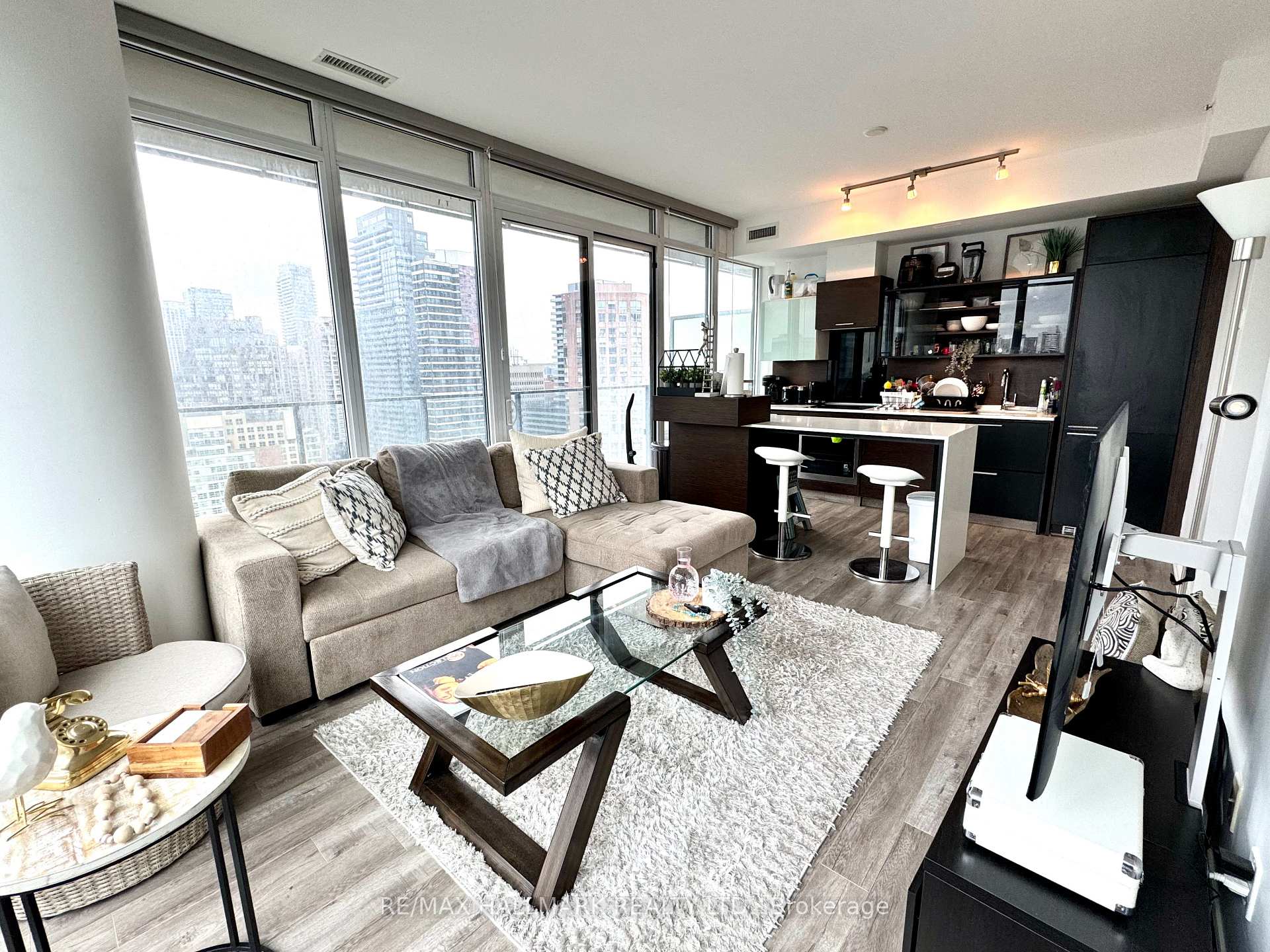 Photo 15 of Unit 2002, 75 St Nicholas Street, Toronto, Bay Street Corridor — HOMEH