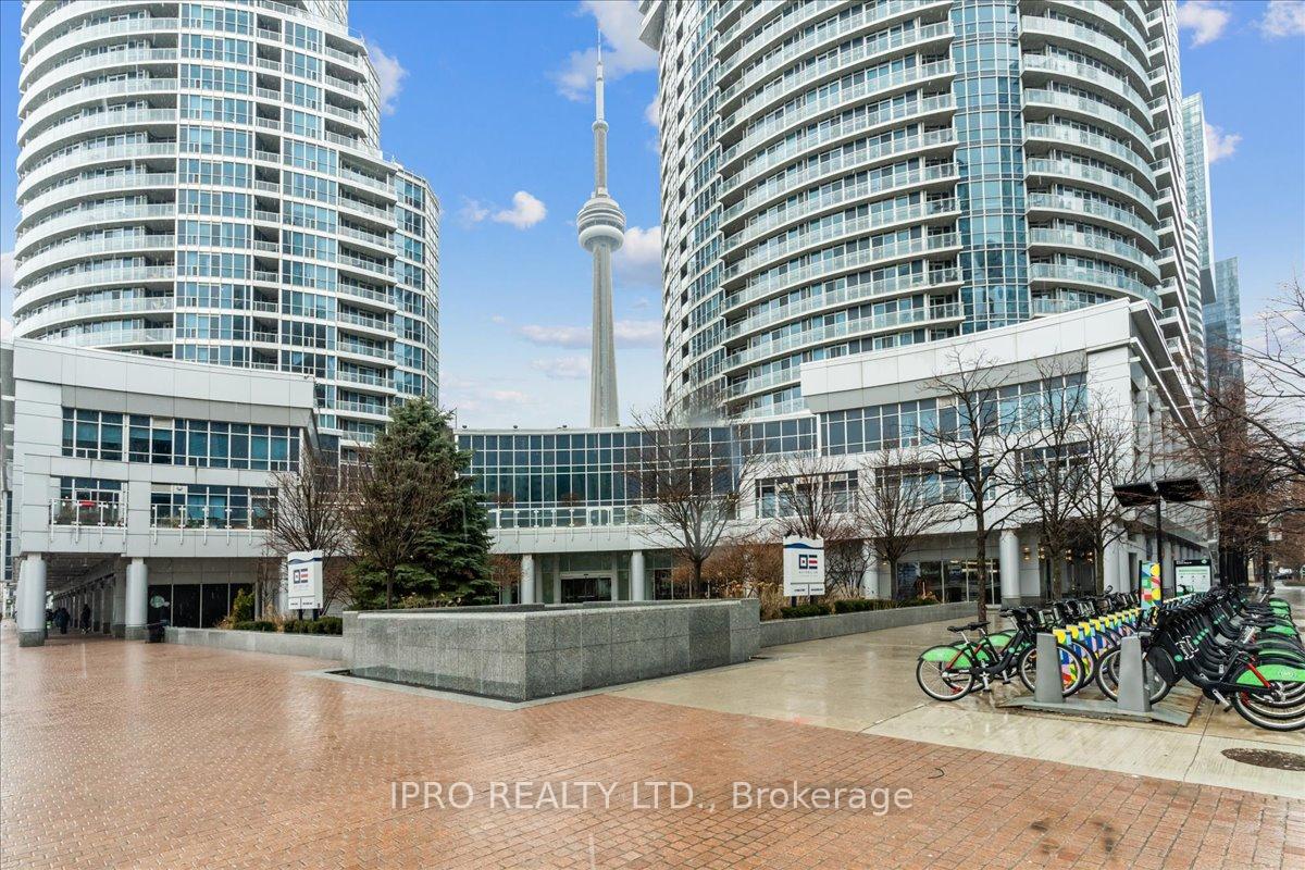Photo 1 of Unit 303, 8 York Street, Toronto, Waterfront Communities — HOMEH