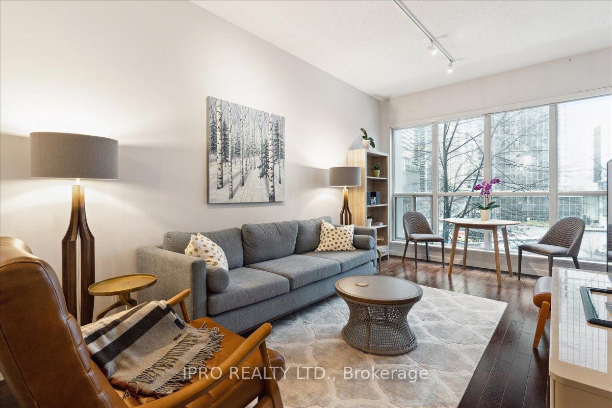 Photo 3 of Unit 303, 8 York Street, Toronto, Waterfront Communities — HOMEH