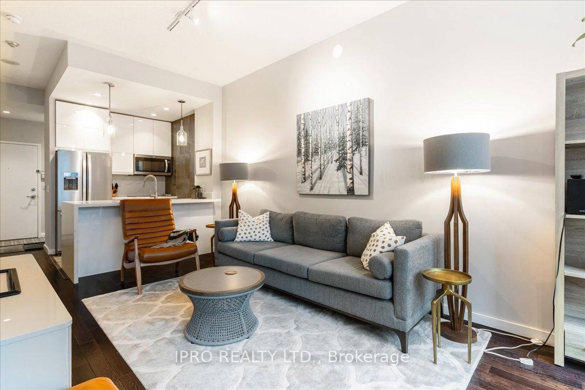 Photo 4 of Unit 303, 8 York Street, Toronto, Waterfront Communities — HOMEH
