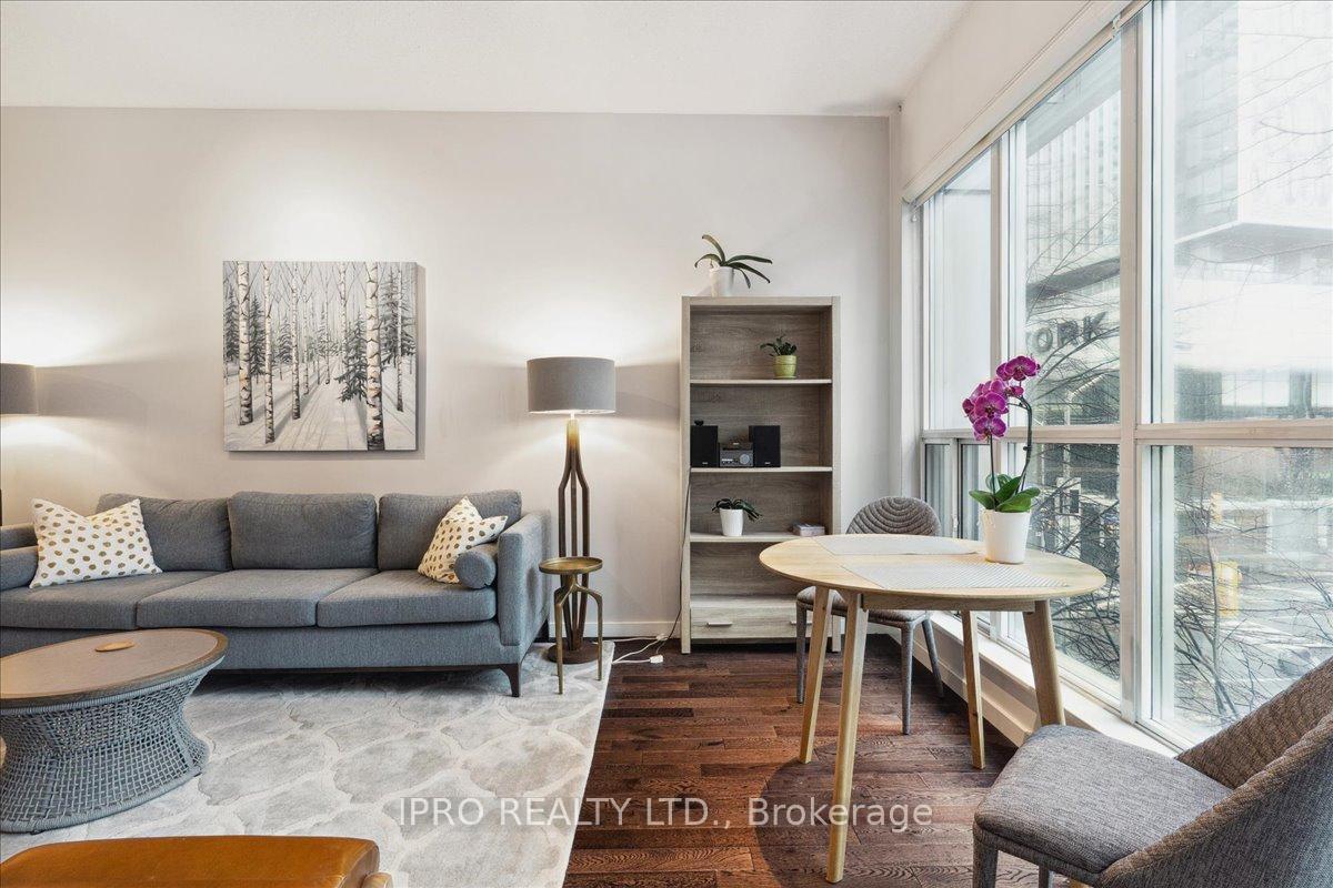 Photo 7 of Unit 303, 8 York Street, Toronto, Waterfront Communities — HOMEH