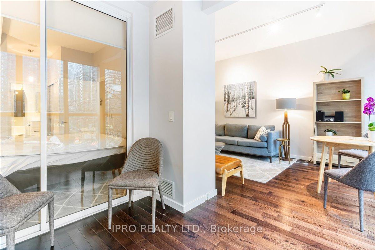Photo 8 of Unit 303, 8 York Street, Toronto, Waterfront Communities — HOMEH