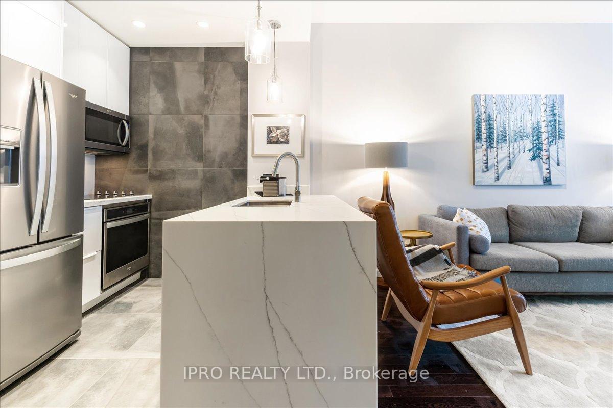 Photo 10 of Unit 303, 8 York Street, Toronto, Waterfront Communities — HOMEH