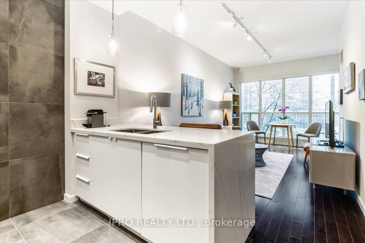 Photo 12 of Unit 303, 8 York Street, Toronto, Waterfront Communities — HOMEH