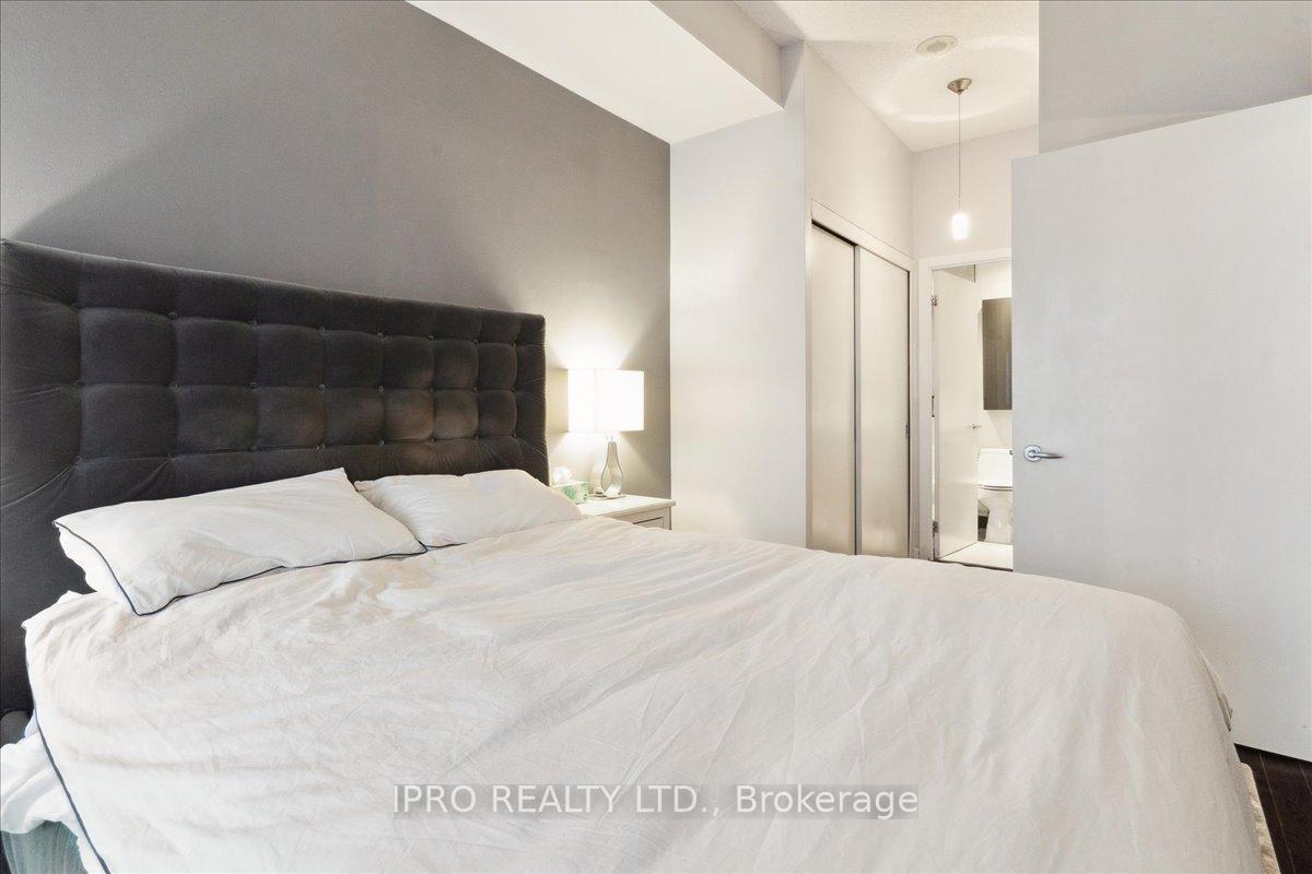 Photo 14 of Unit 303, 8 York Street, Toronto, Waterfront Communities — HOMEH