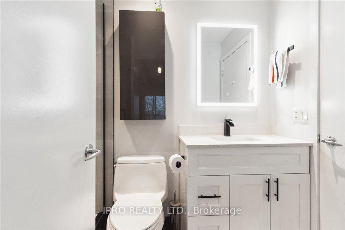 Photo 16 of Unit 303, 8 York Street, Toronto, Waterfront Communities — HOMEH