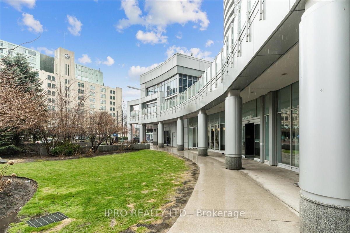 Photo 18 of Unit 303, 8 York Street, Toronto, Waterfront Communities — HOMEH