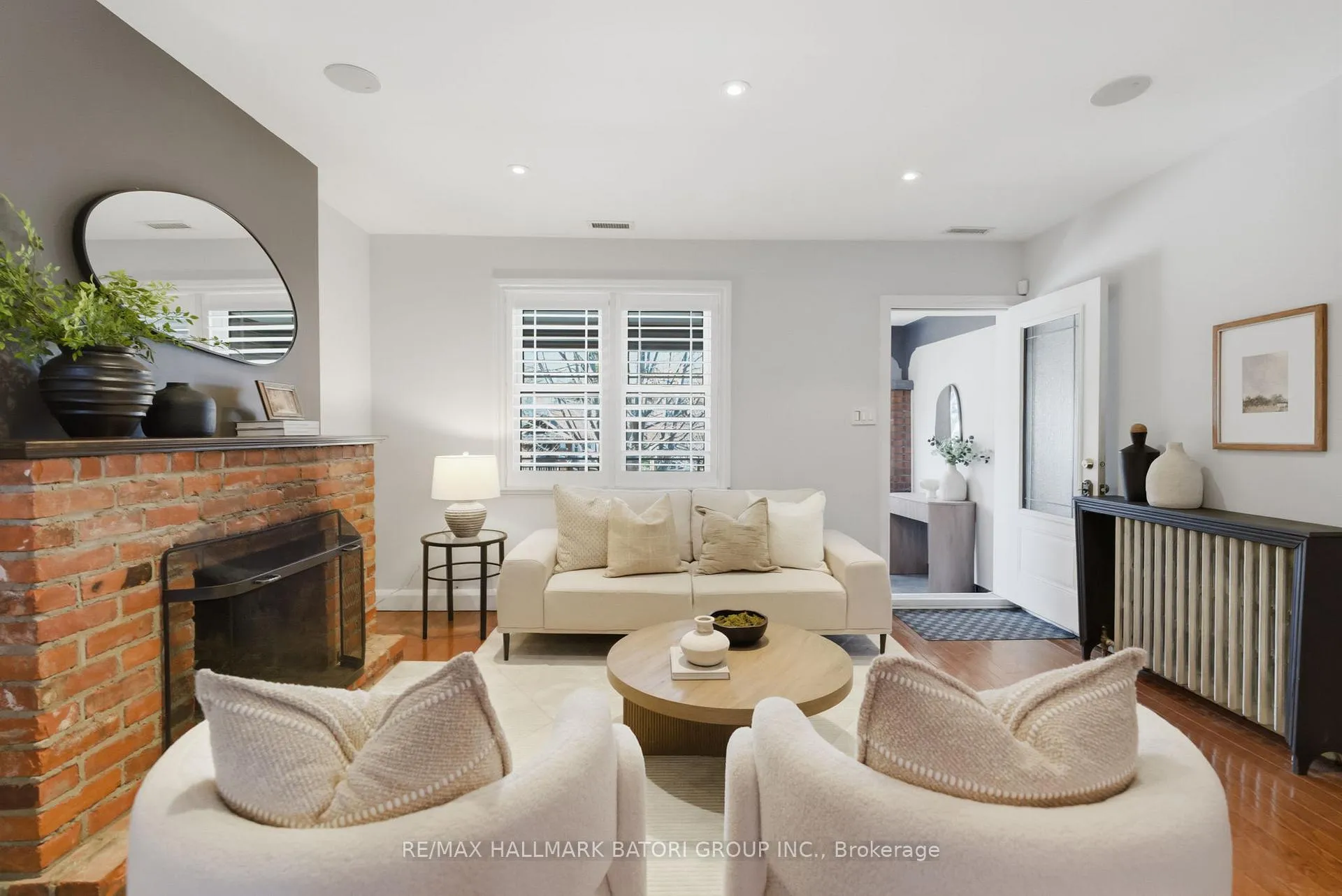 Photo 3 of 261 Castlefield Avenue, Toronto, Yonge-Eglinton — HOMEH