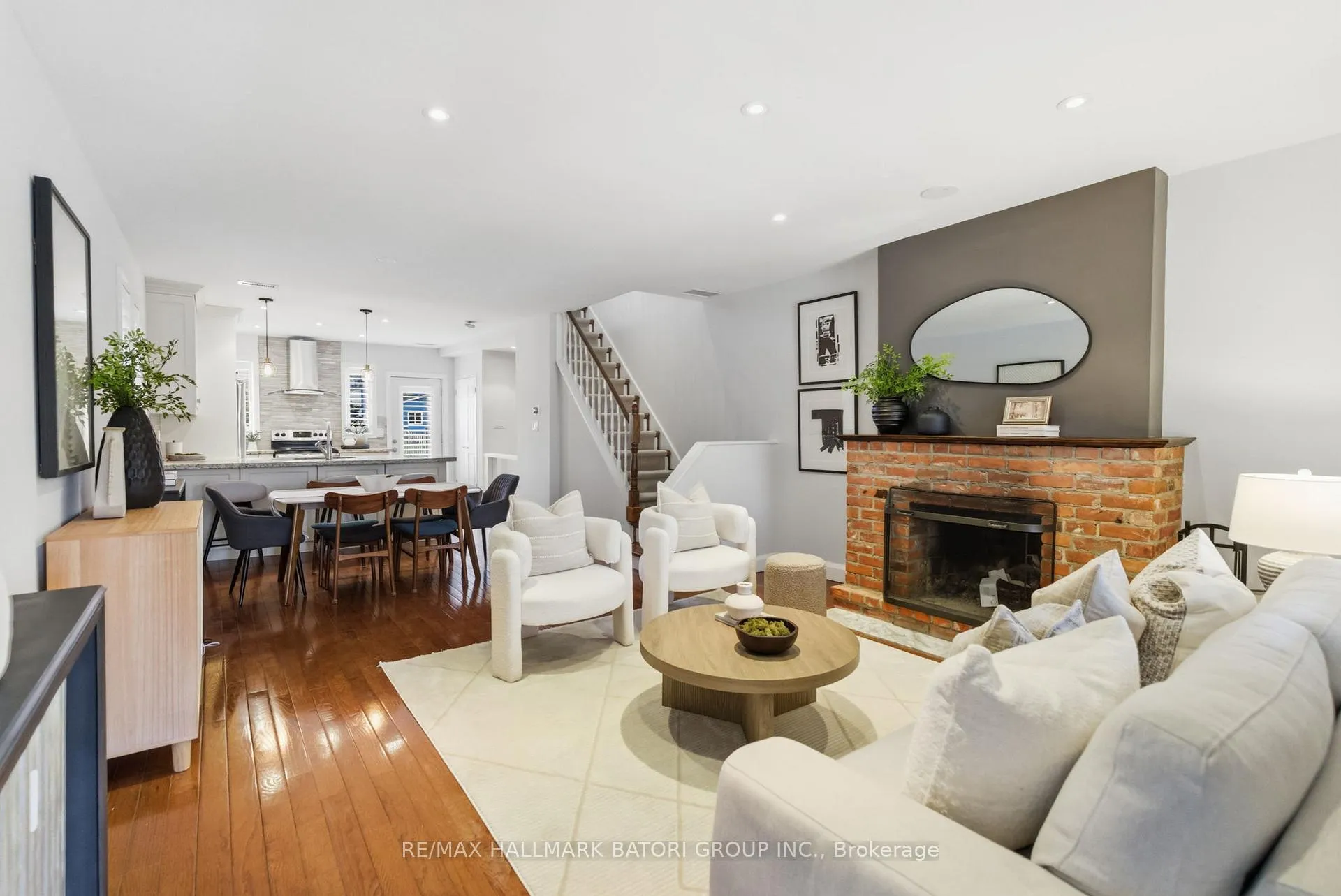 Photo 4 of 261 Castlefield Avenue, Toronto, Yonge-Eglinton — HOMEH