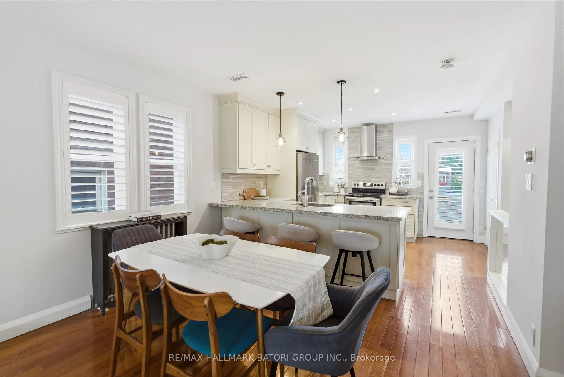 Photo 6 of 261 Castlefield Avenue, Toronto, Yonge-Eglinton — HOMEH