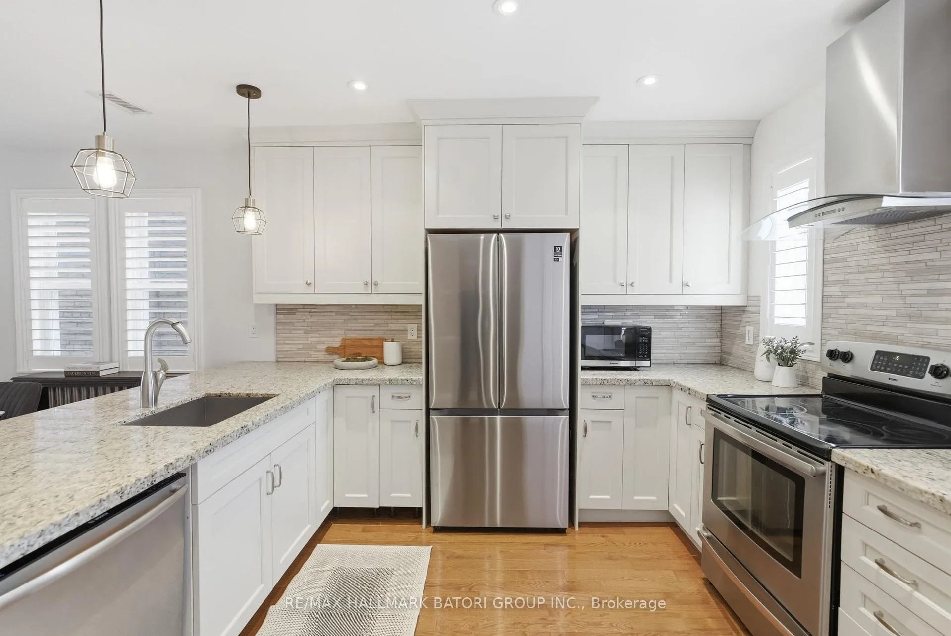 Photo 9 of 261 Castlefield Avenue, Toronto, Yonge-Eglinton — HOMEH