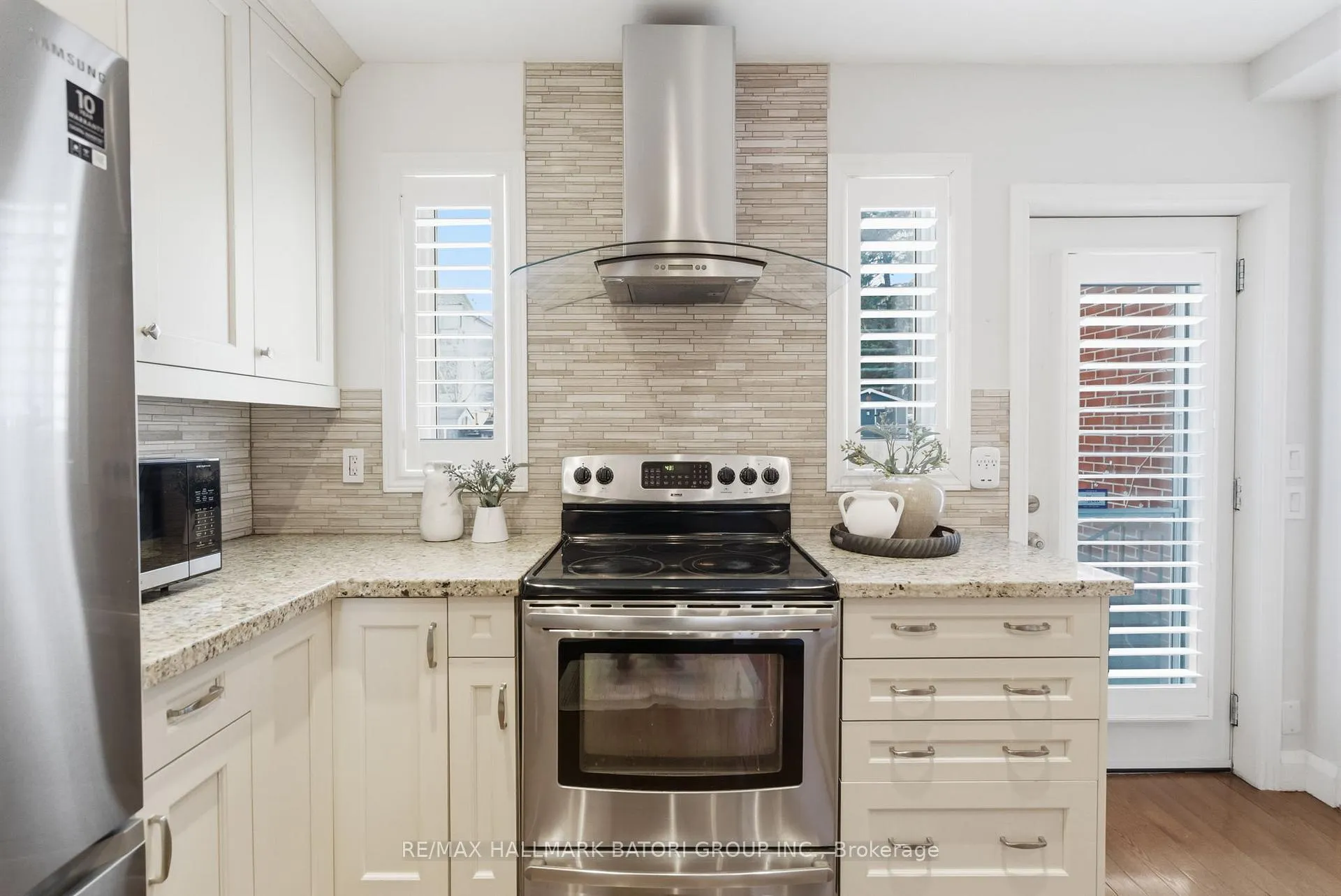 Photo 12 of 261 Castlefield Avenue, Toronto, Yonge-Eglinton — HOMEH
