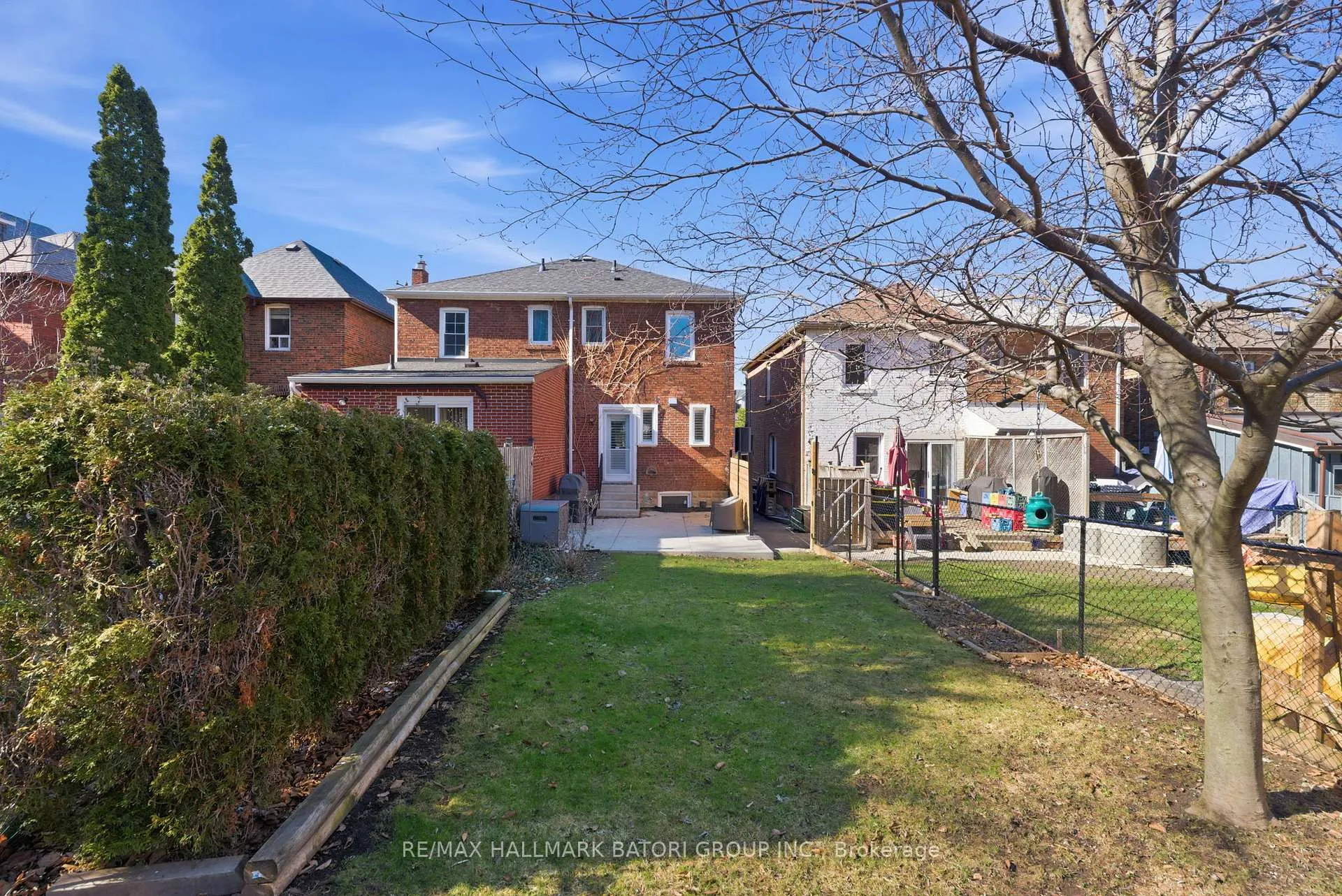 Photo 23 of 261 Castlefield Avenue, Toronto, Yonge-Eglinton — HOMEH