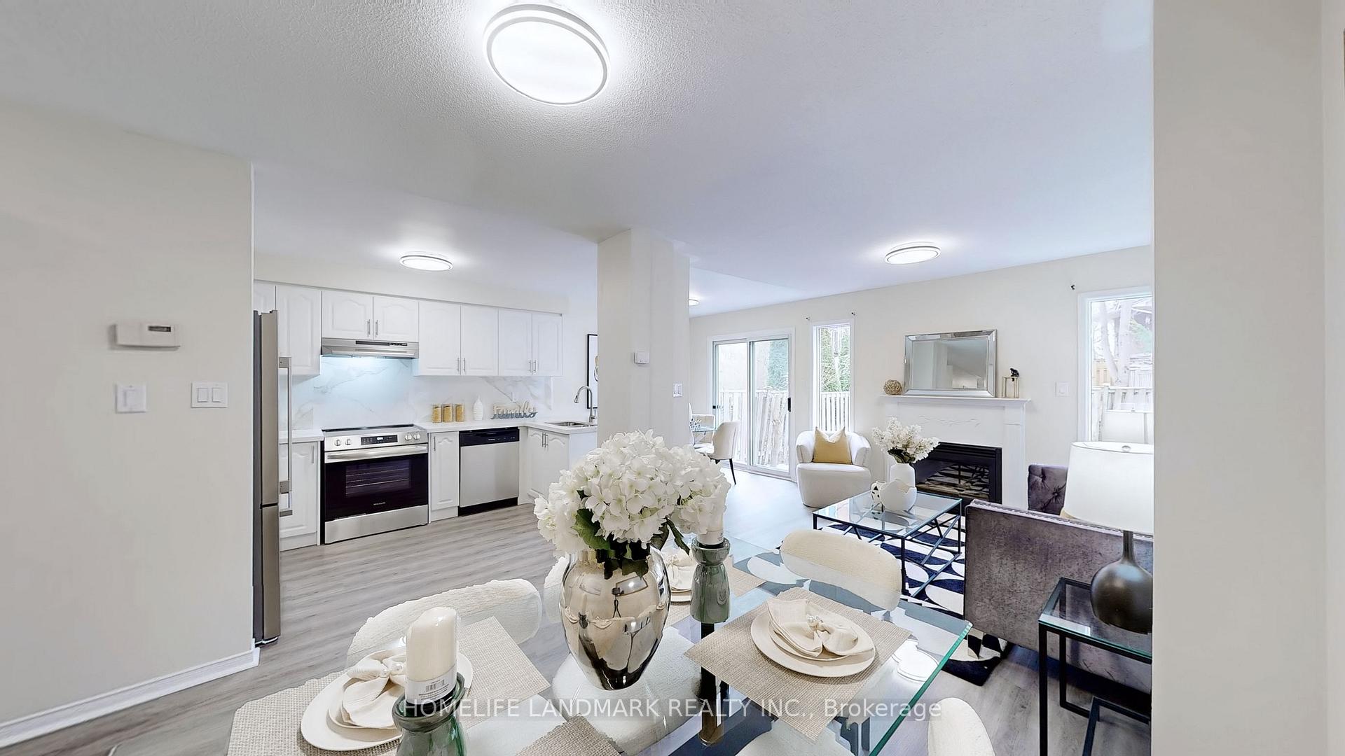 Photo 11 of 107 Downey Circle, Aurora, Bayview Wellington — HOMEH