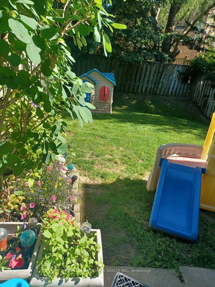 Photo 31 of 107 Downey Circle, Aurora, Bayview Wellington — HOMEH
