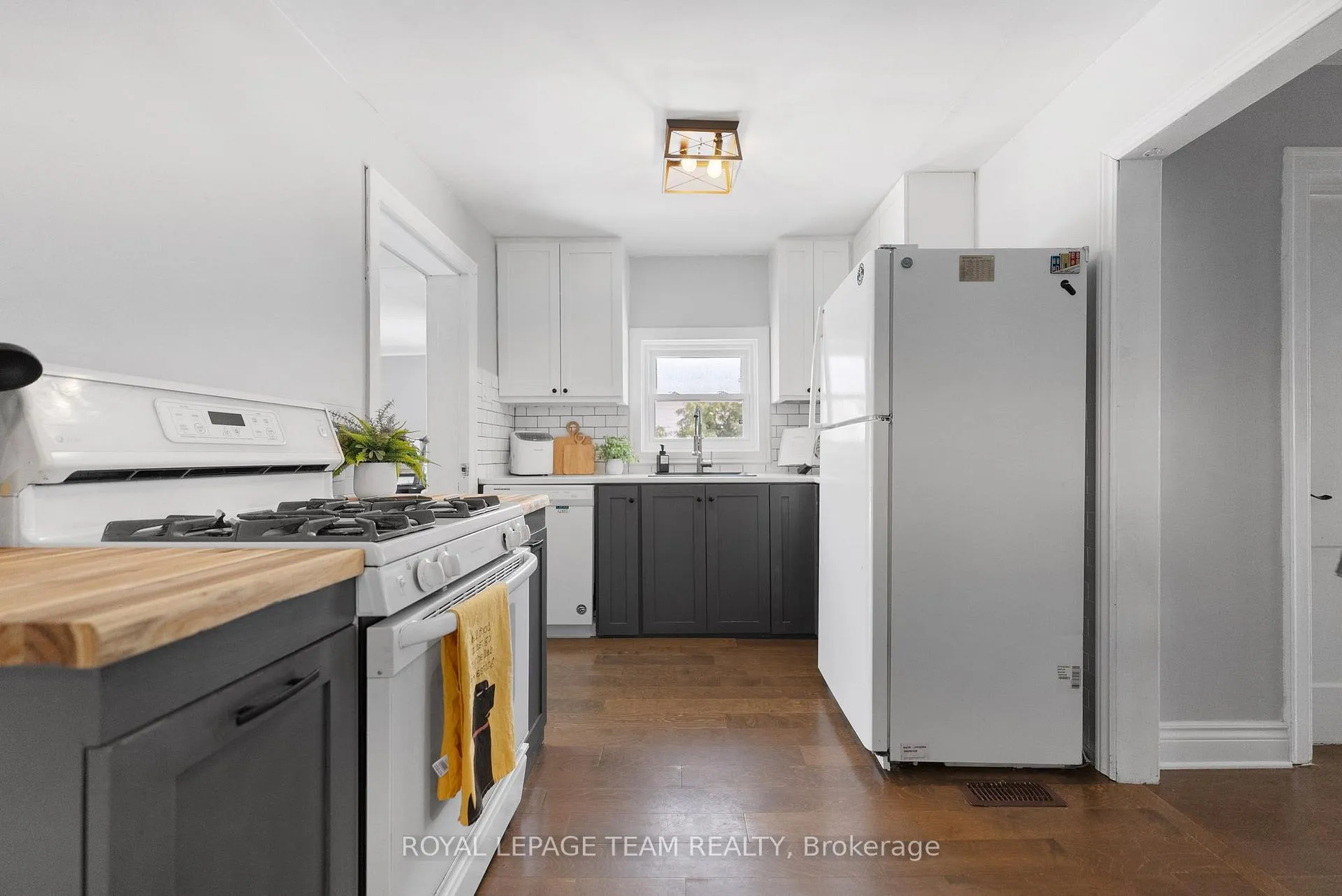 Photo 10 of 253 Mclean Street, Renfrew — HOMEH