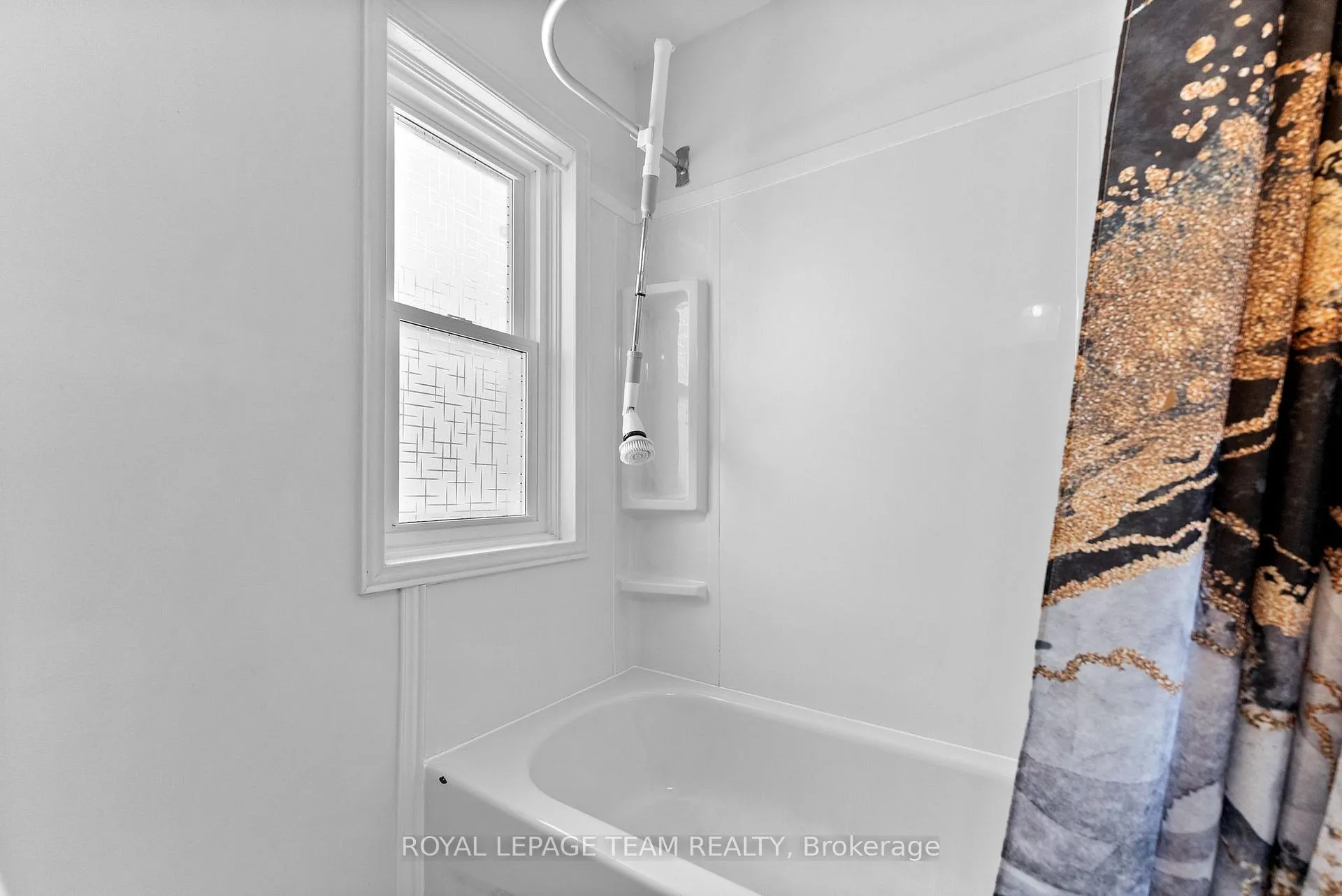Photo 19 of 253 Mclean Street, Renfrew — HOMEH