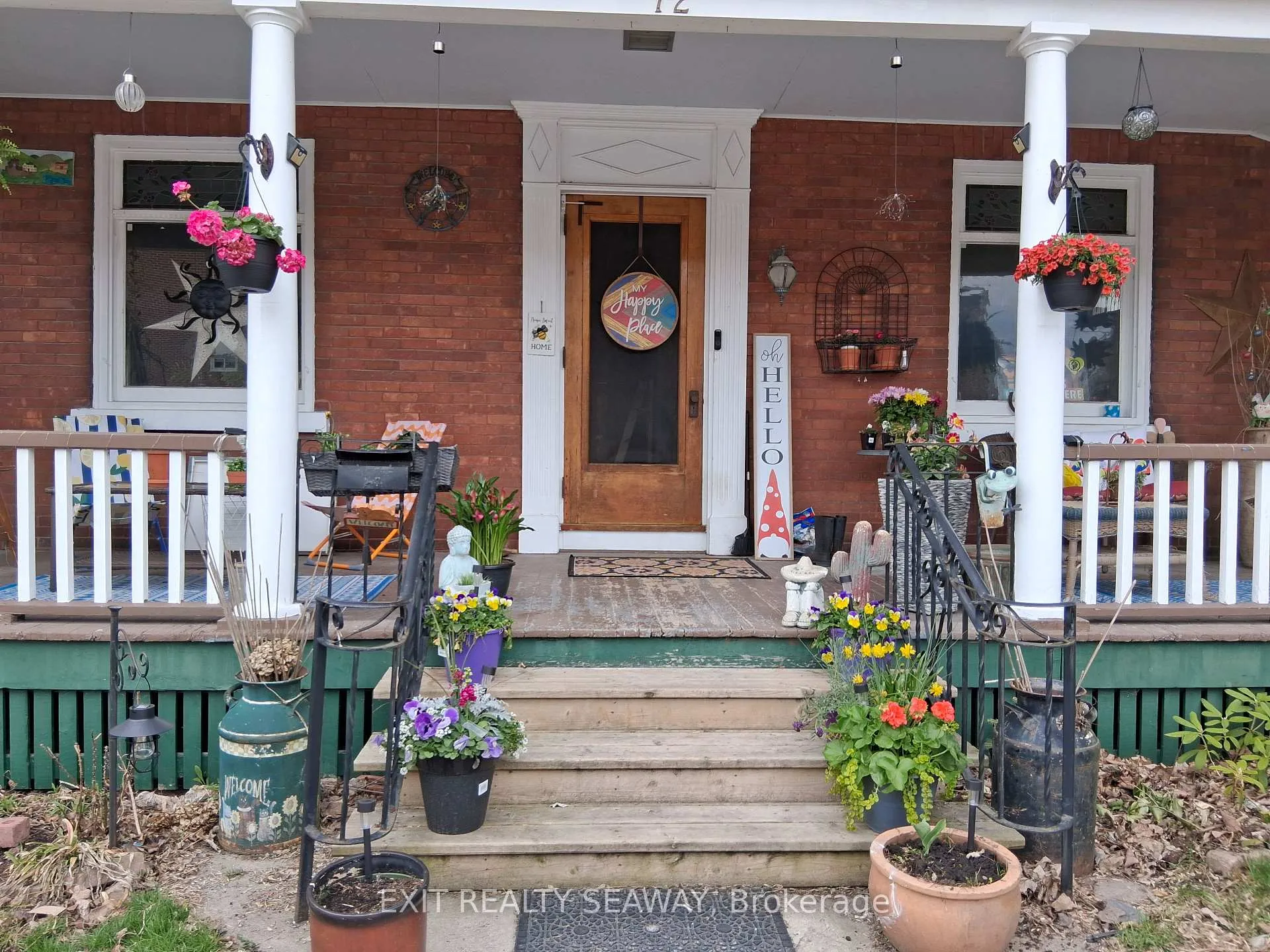 Photo 2 of 72 John Street, Brockville — HOMEH