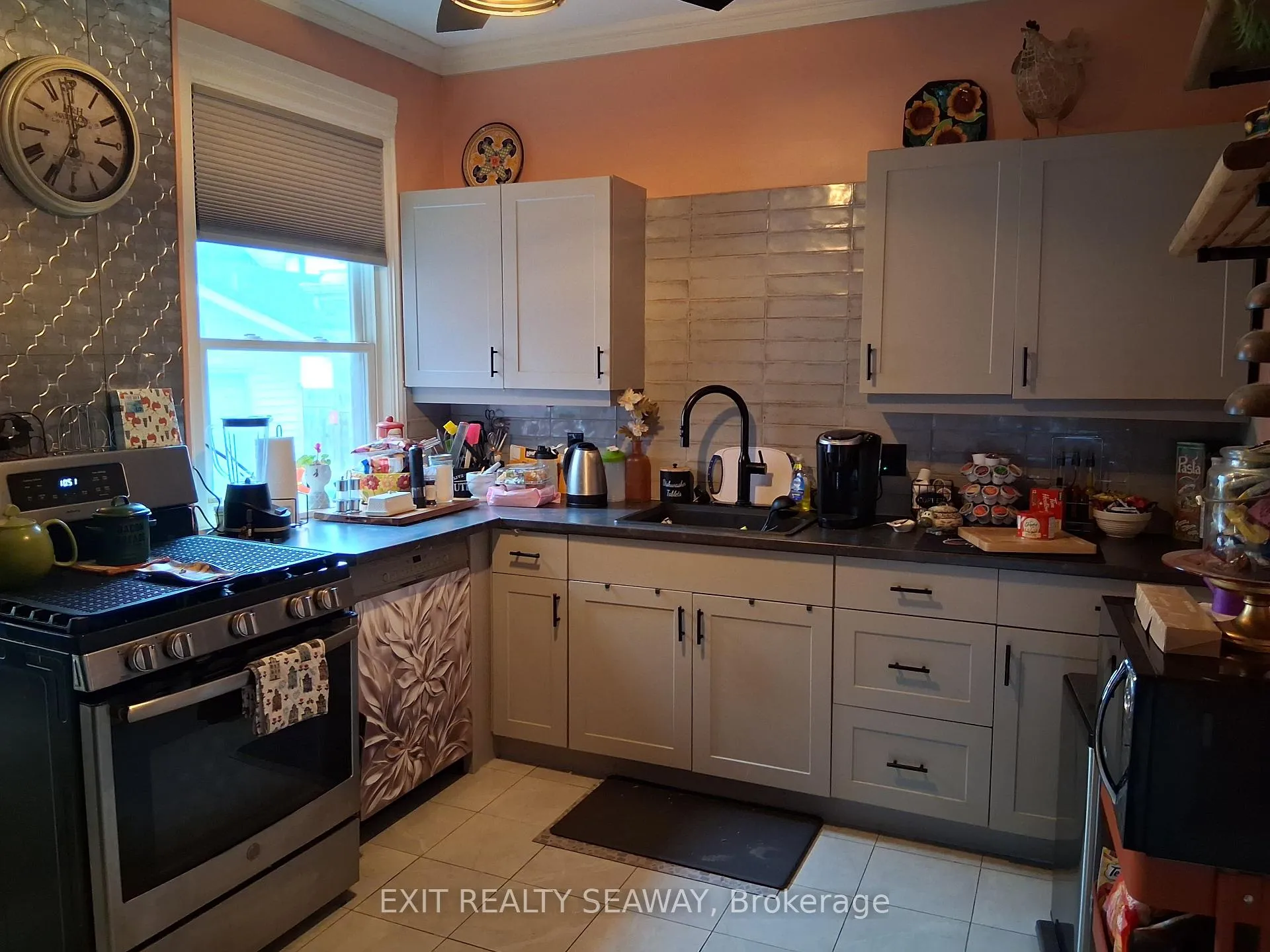 Photo 11 of 72 John Street, Brockville — HOMEH