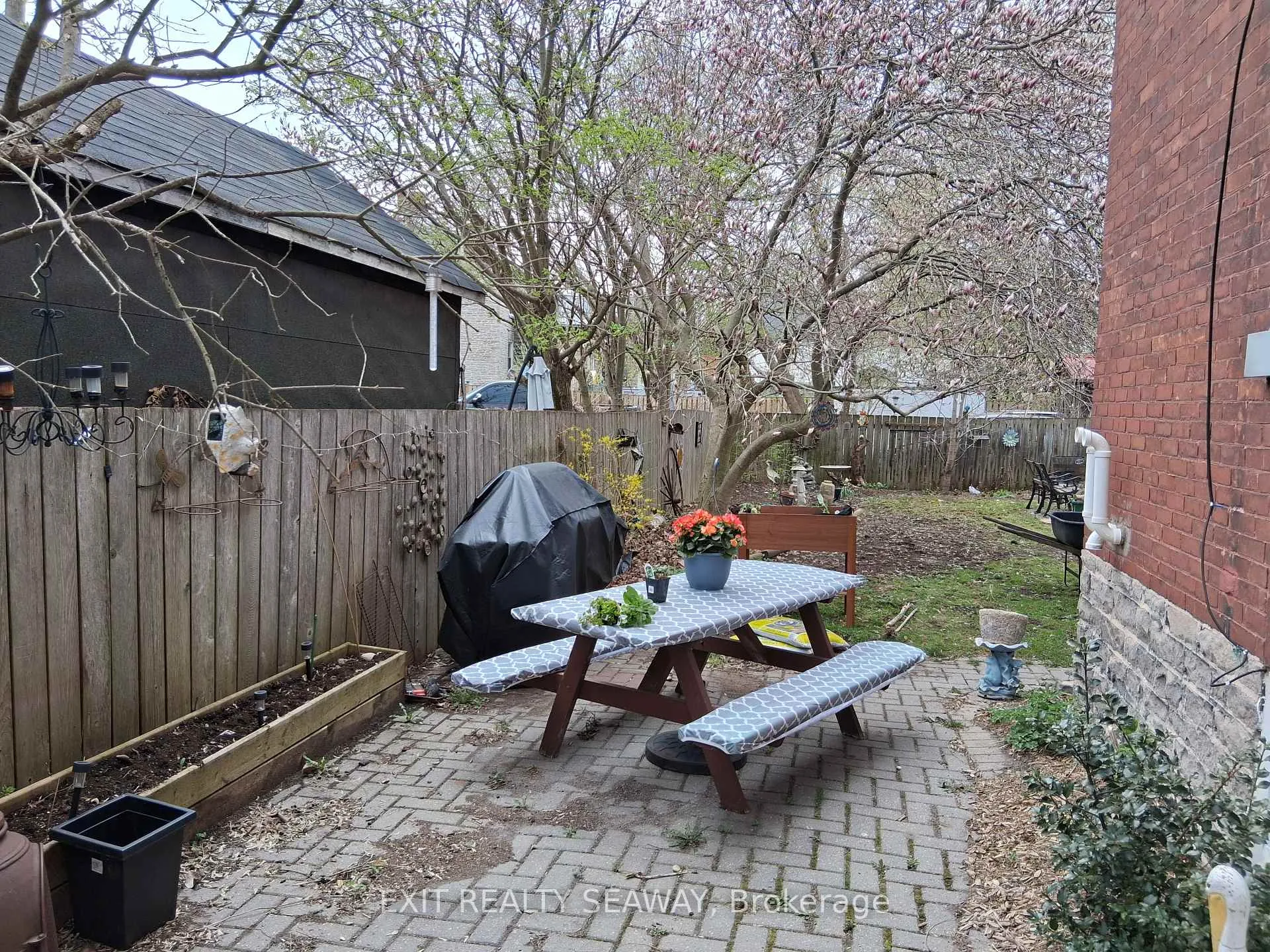 Photo 20 of 72 John Street, Brockville — HOMEH