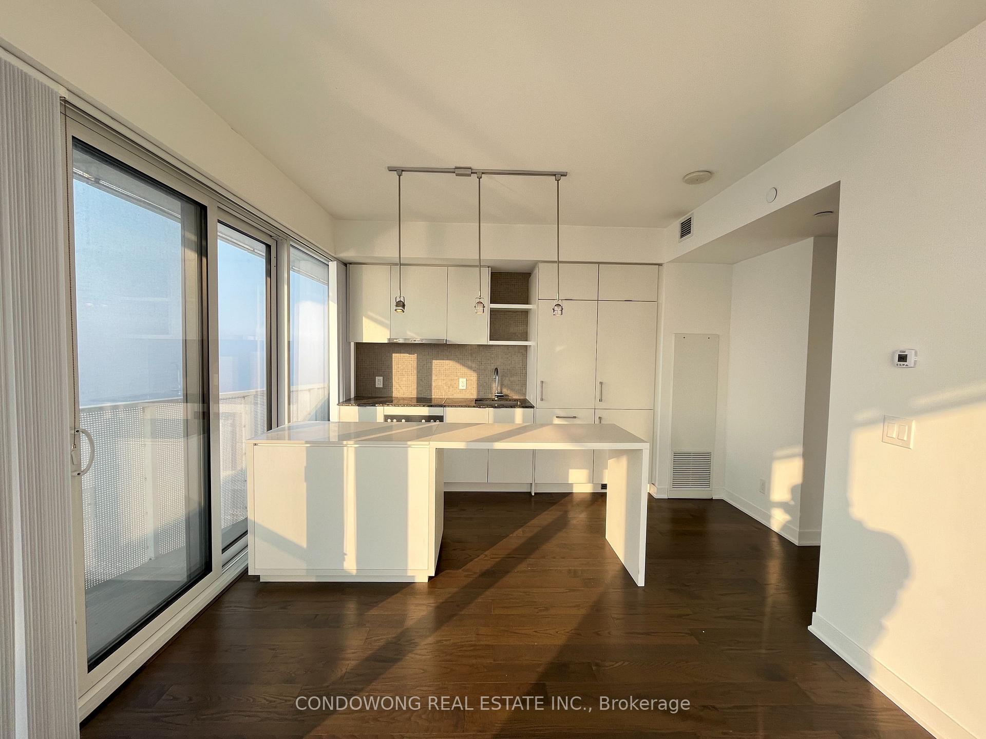 Front of Unit 7107, 88 Harbour Street