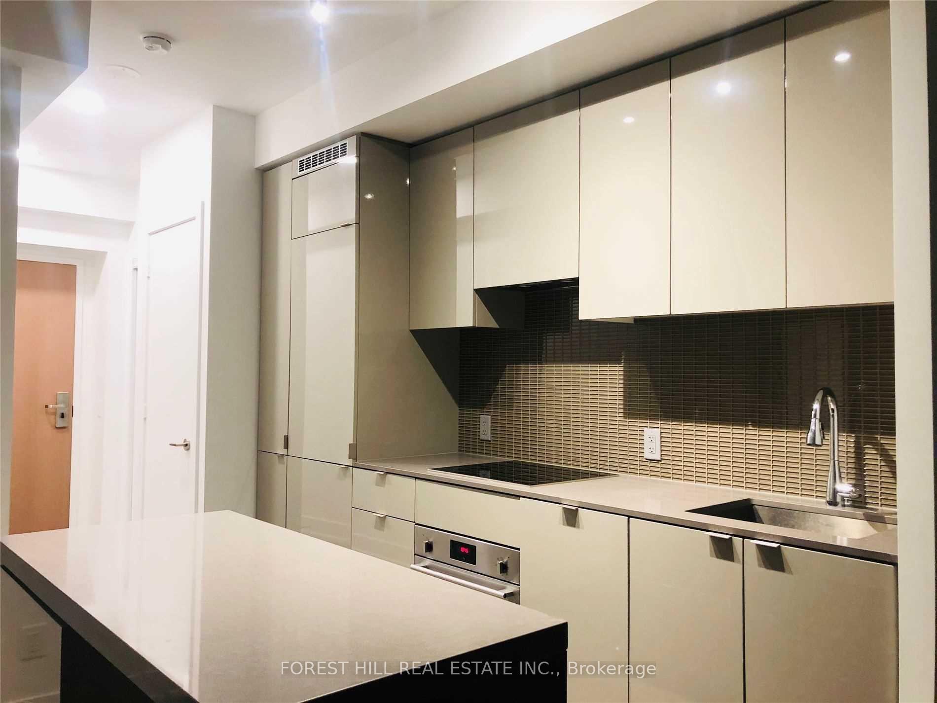Front of Unit 1813, 7 Grenville Street
