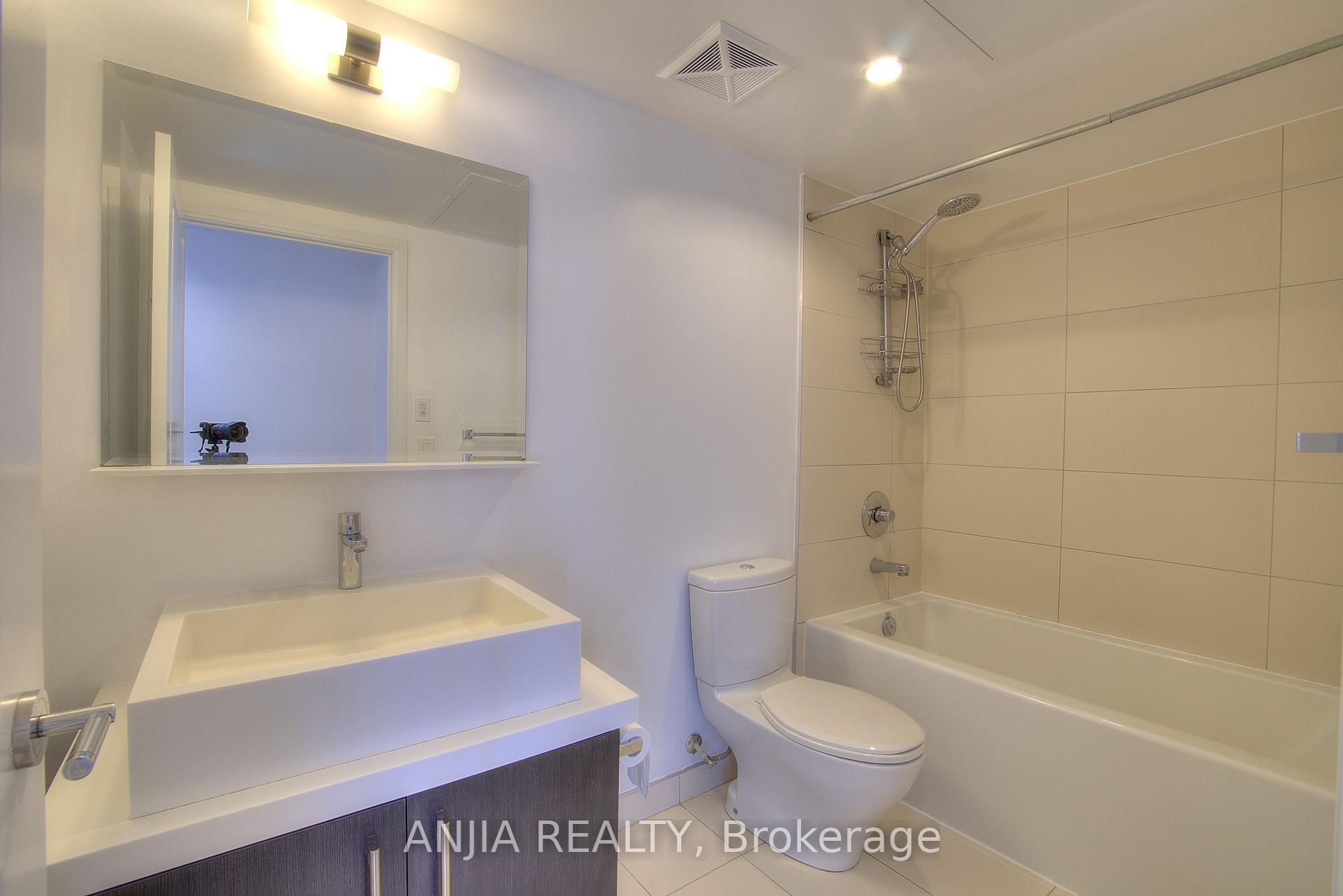Photo 13 of Unit 1701, 65 St Mary Street, Toronto, Bay Street Corridor — HOMEH