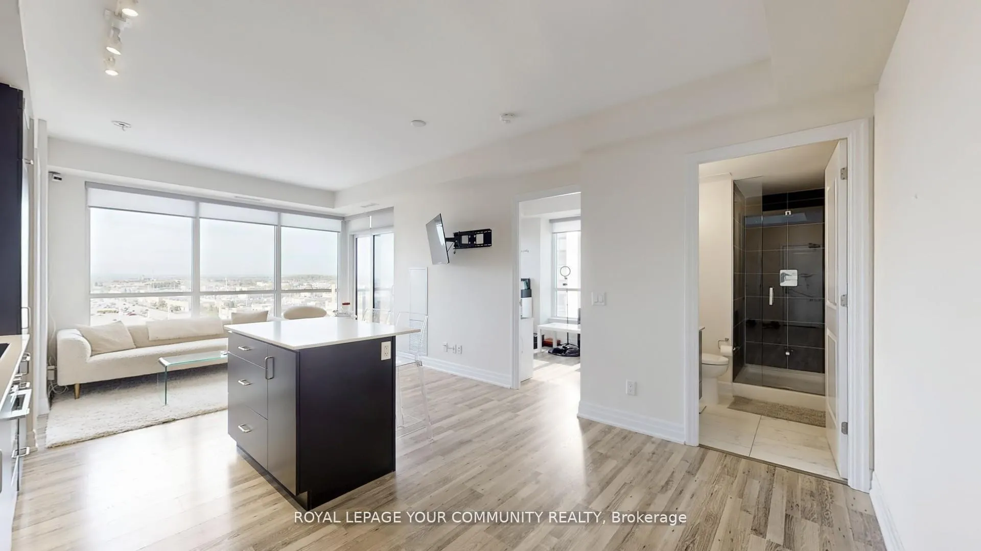 Photo 2 of Unit 1009, 9075 Jane Street, Vaughan, Concord — HOMEH