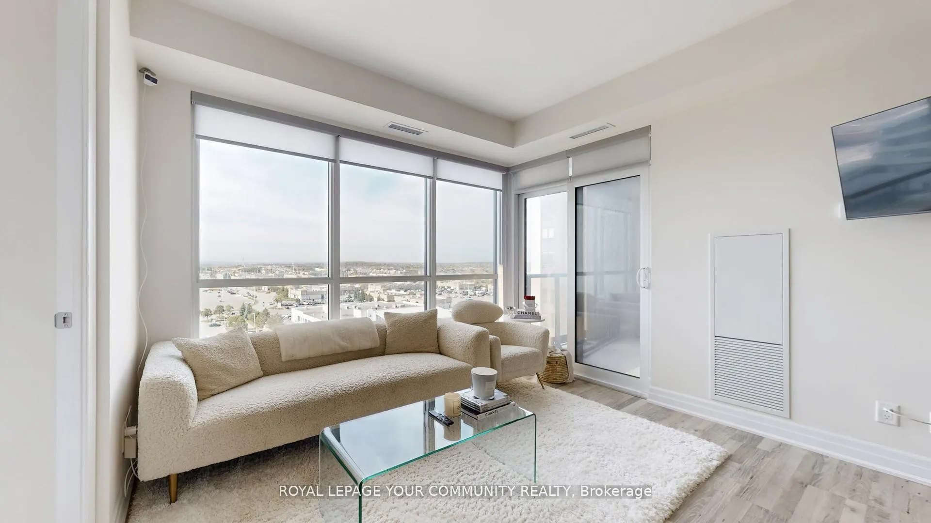 Photo 4 of Unit 1009, 9075 Jane Street, Vaughan, Concord — HOMEH