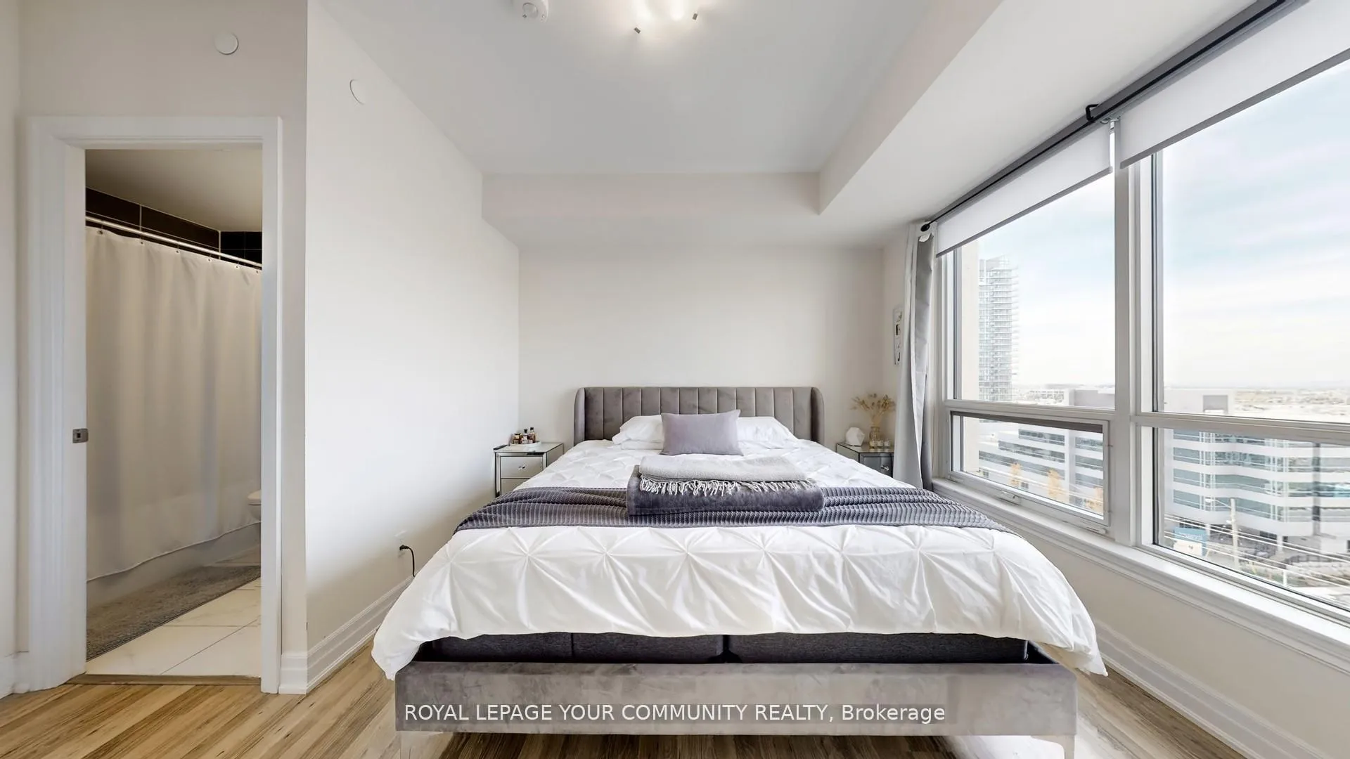 Photo 9 of Unit 1009, 9075 Jane Street, Vaughan, Concord — HOMEH