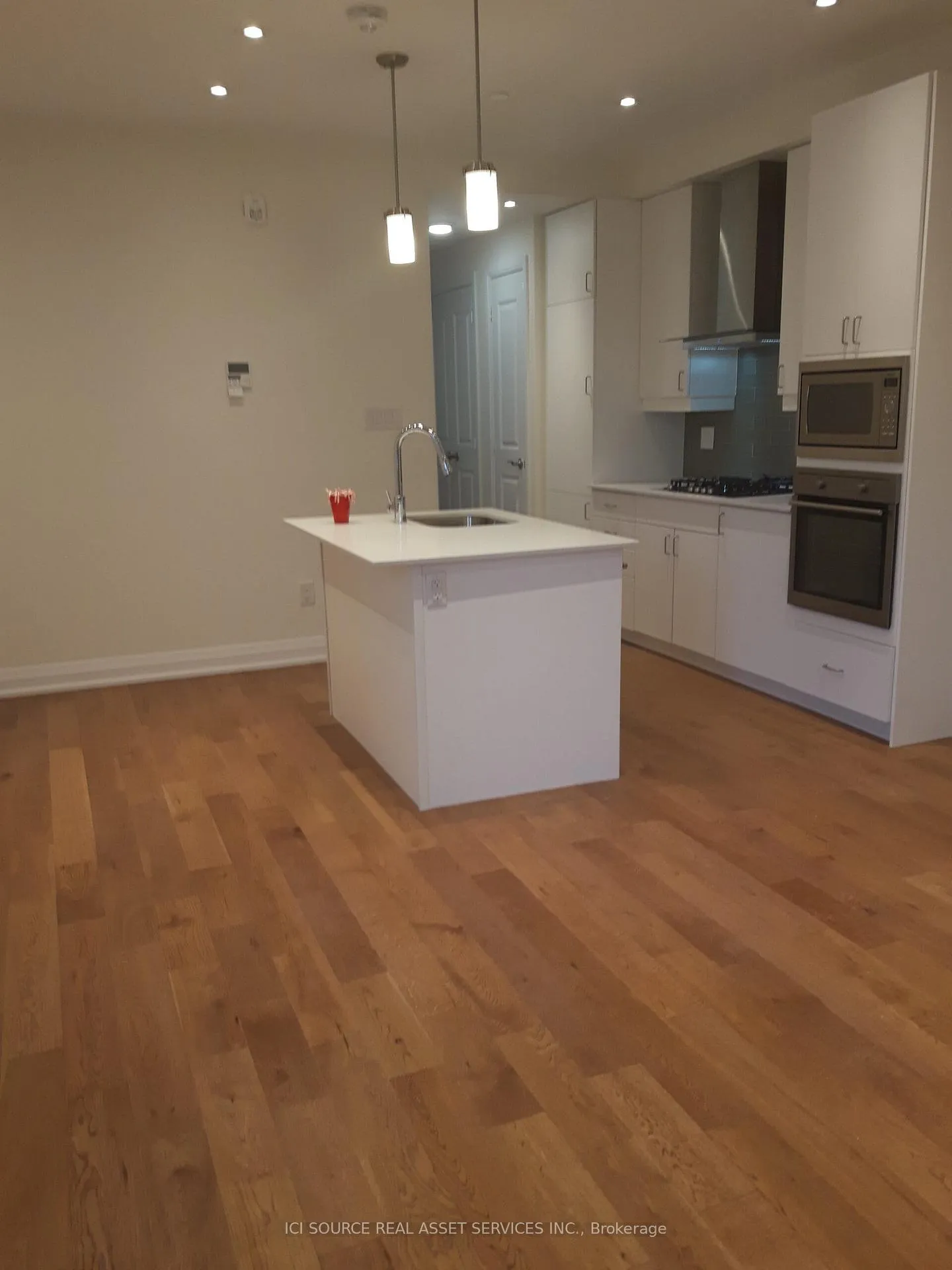 Front of Unit 208, 200 Woodbine Avenue
