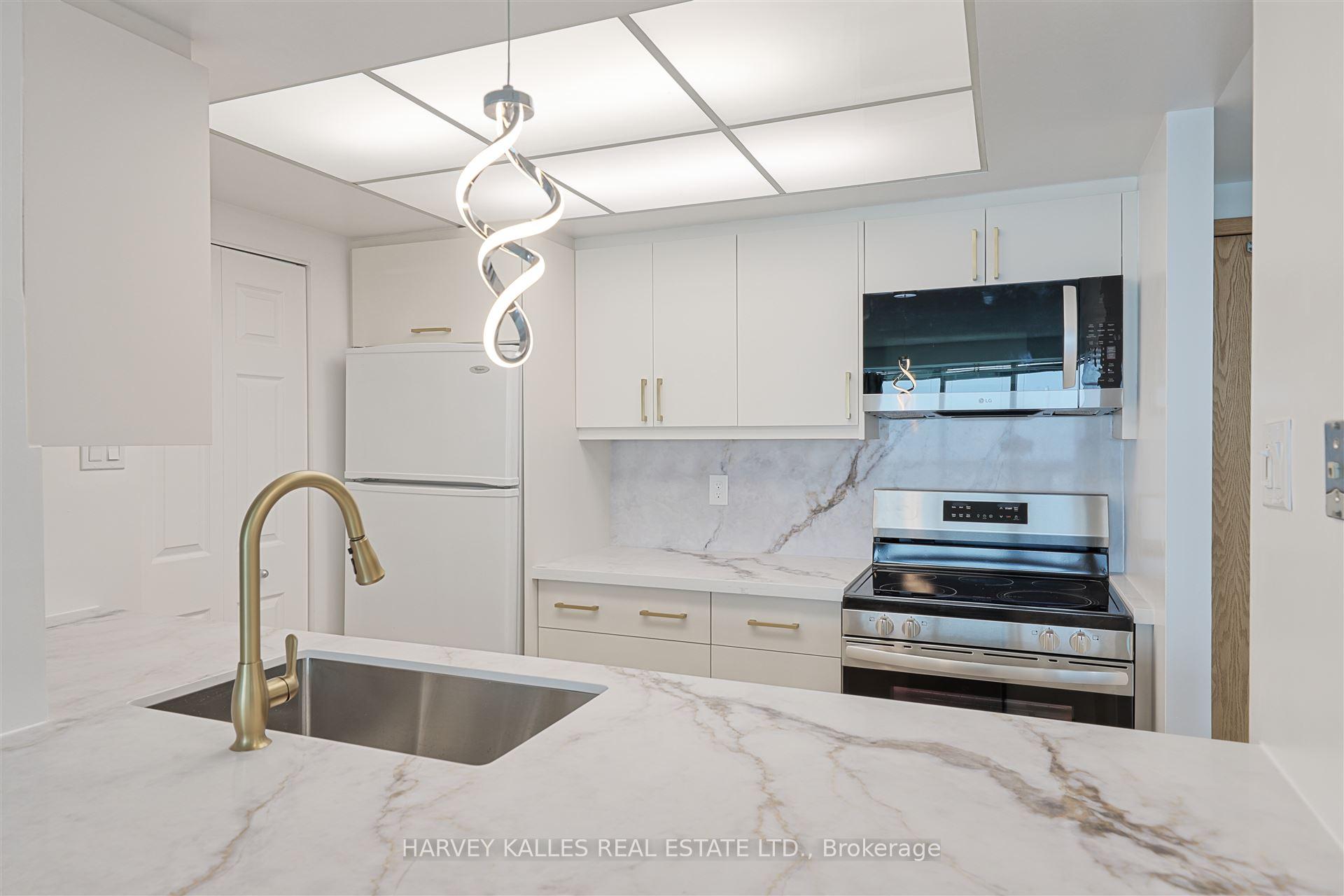 Photo 10 of Unit 2506, 99 Harbour Square, Toronto, Waterfront Communities — HOMEH