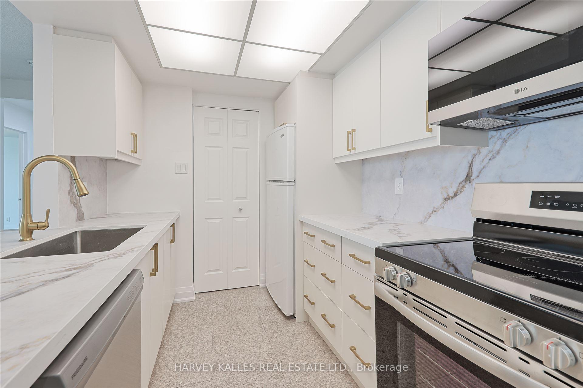 Photo 11 of Unit 2506, 99 Harbour Square, Toronto, Waterfront Communities — HOMEH