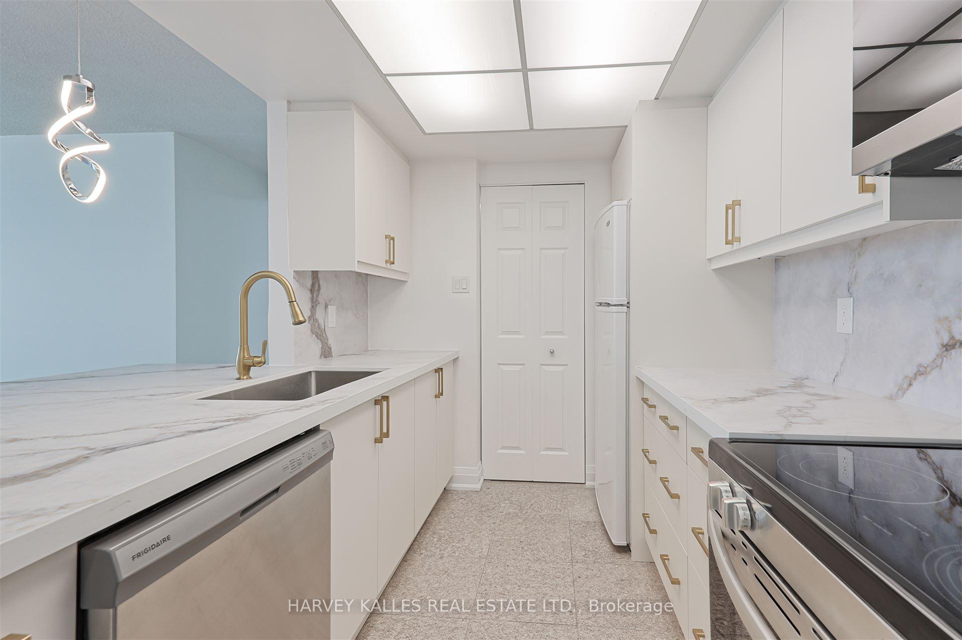 Photo 12 of Unit 2506, 99 Harbour Square, Toronto, Waterfront Communities — HOMEH