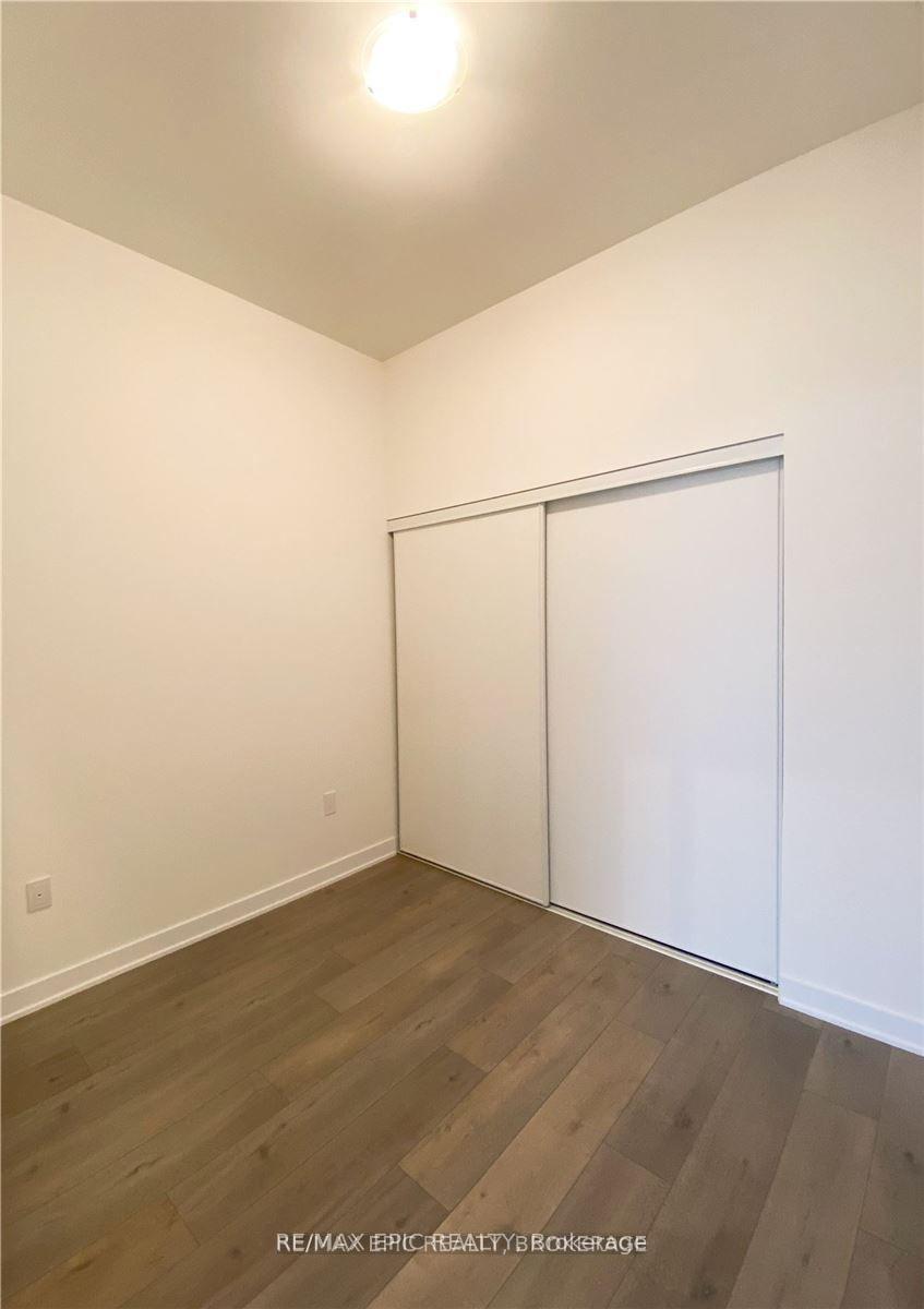 Photo 6 of Unit 317, 10 Honeycrisp Crescent, Vaughan, Vaughan Corporate Centre — HOMEH