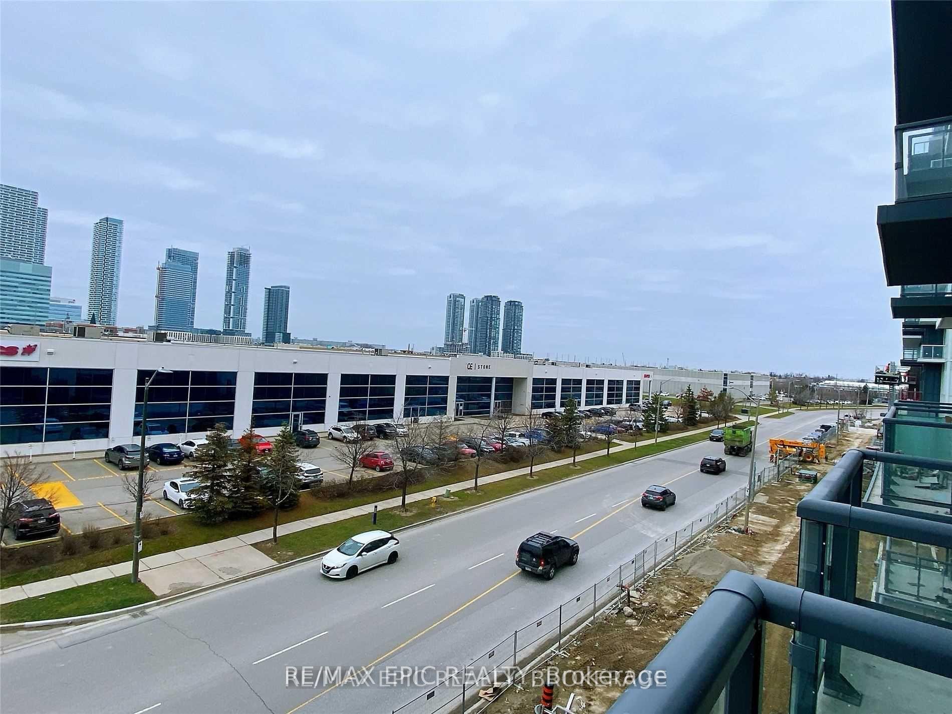Photo 9 of Unit 317, 10 Honeycrisp Crescent, Vaughan, Vaughan Corporate Centre — HOMEH