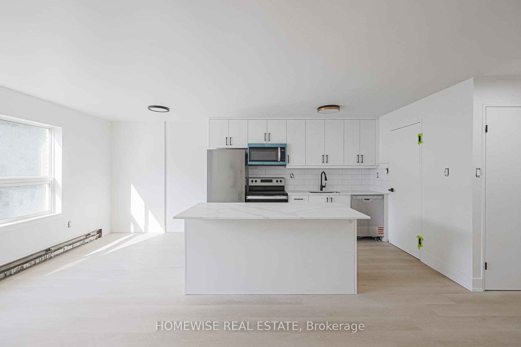 Photo 2 of Unit 13, 81 Ontario Street, Clarington, Bowmanville — HOMEH