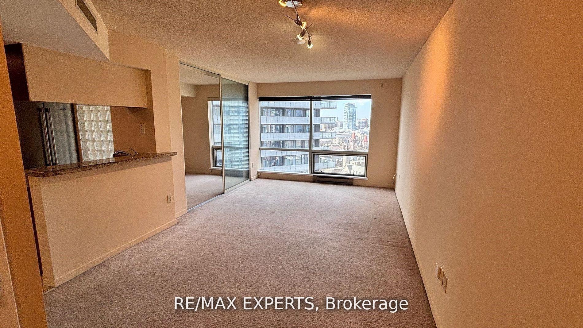 Front of Unit 2116, 1001 Bay Street