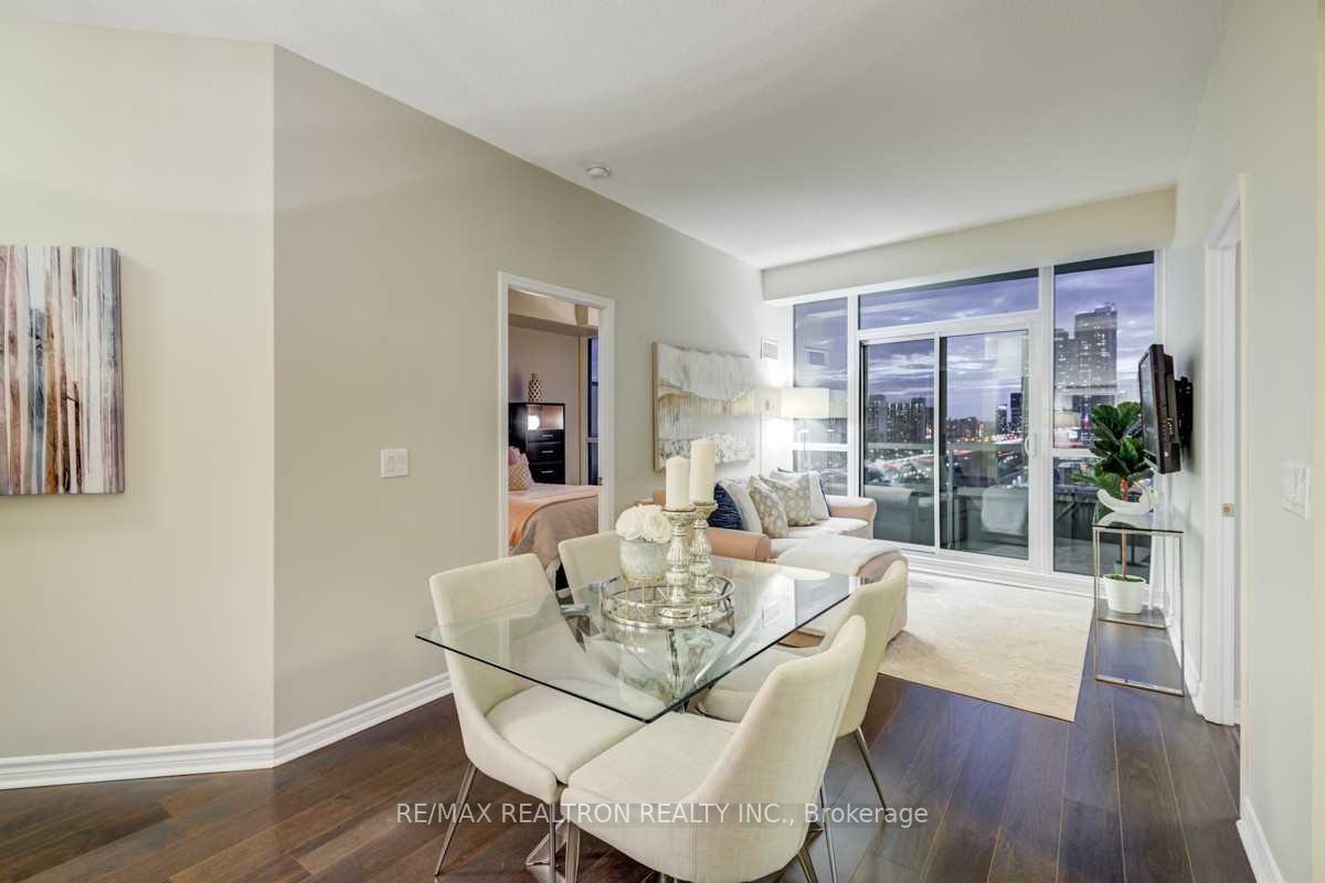 Photo 6 of Unit 1718, 25 Lower Simcoe Street, Toronto, Waterfront Communities — HOMEH