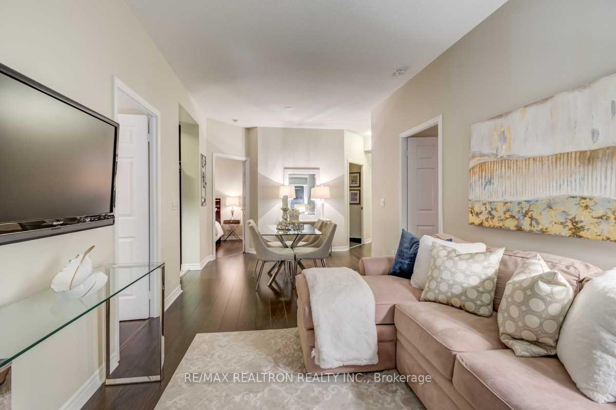 Photo 10 of Unit 1718, 25 Lower Simcoe Street, Toronto, Waterfront Communities — HOMEH