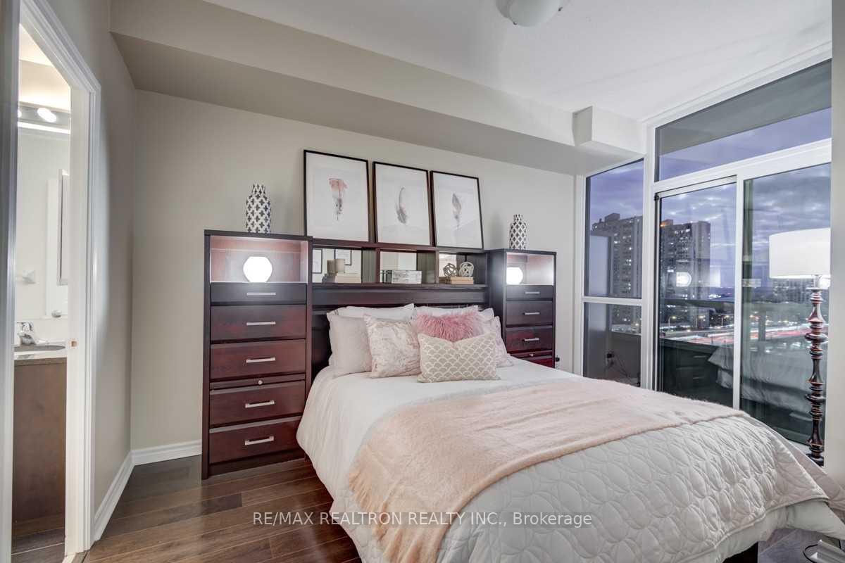 Photo 13 of Unit 1718, 25 Lower Simcoe Street, Toronto, Waterfront Communities — HOMEH