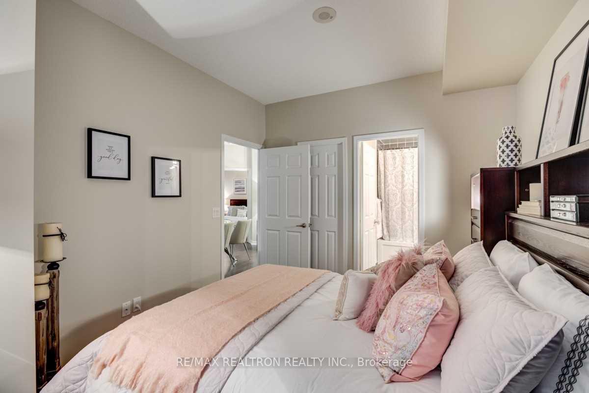 Photo 14 of Unit 1718, 25 Lower Simcoe Street, Toronto, Waterfront Communities — HOMEH