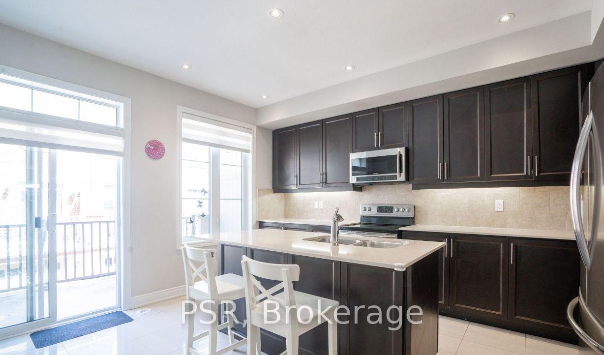 Photo 7 of Unit 29, 1331 Major Mackenzie Drive W, Vaughan, Patterson — HOMEH