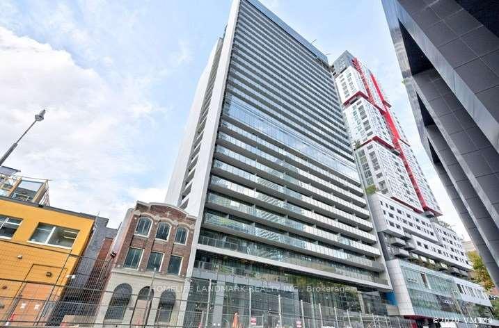 Front of Unit 916, 330 Richmond Street W