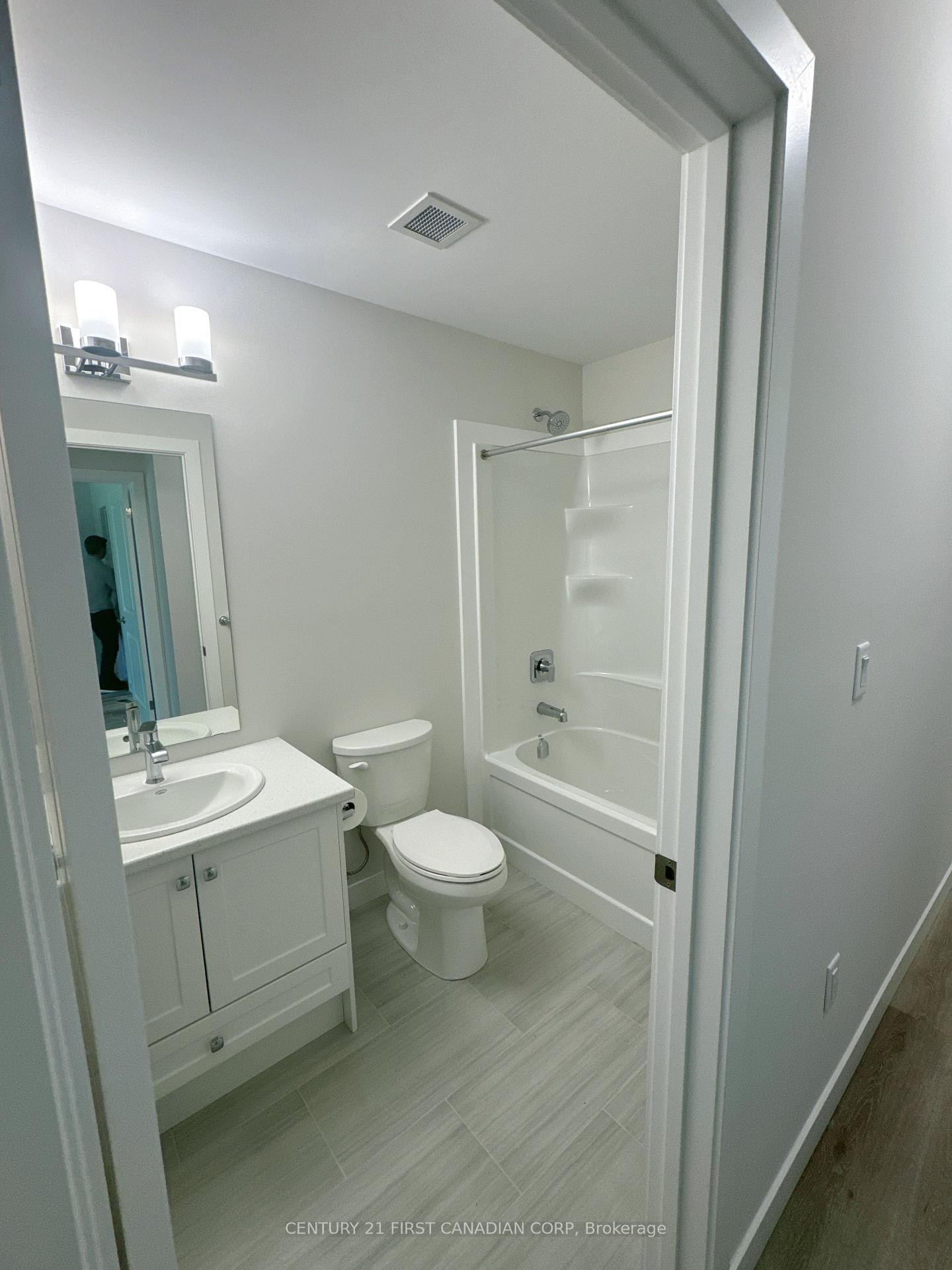 Photo 7 of Unit 117, 100 The Promenade, Central Elgin, Rural Central Elgin — HOMEH