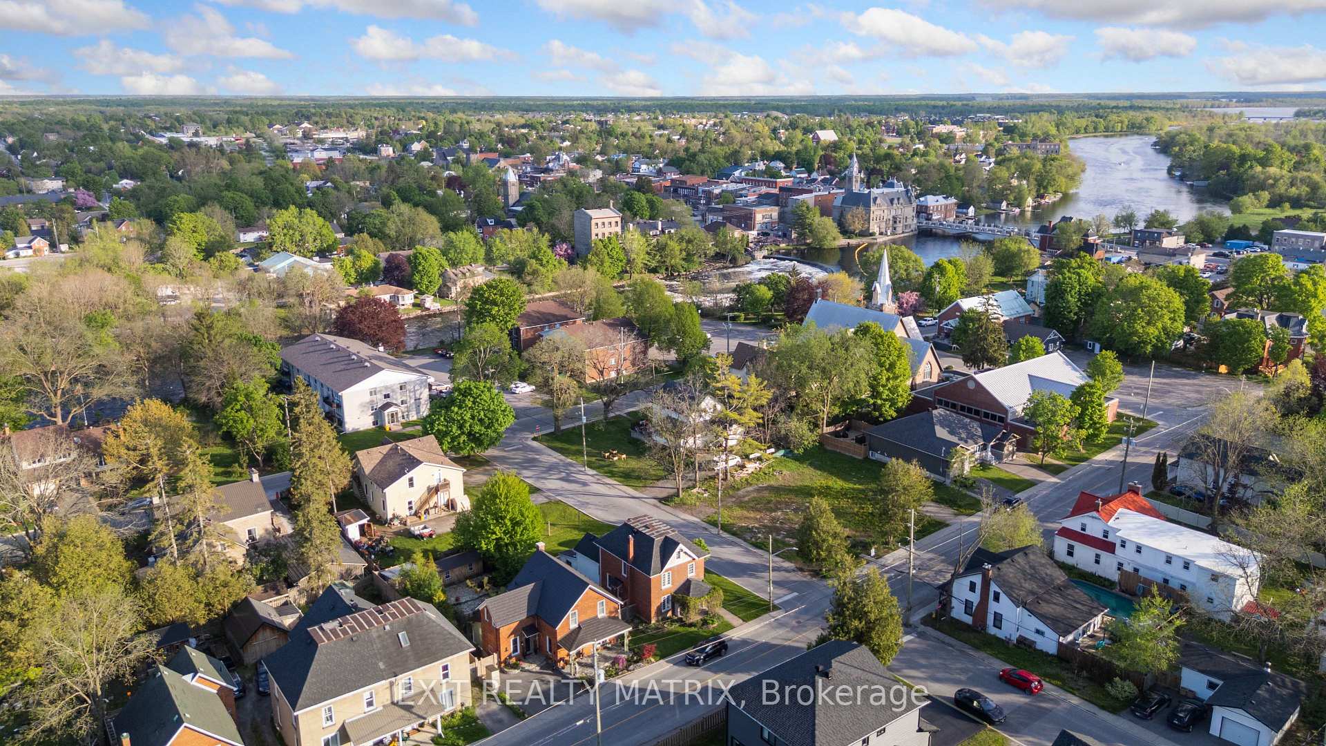 Photo 40 of 98 William Street, Carleton Place — HOMEH
